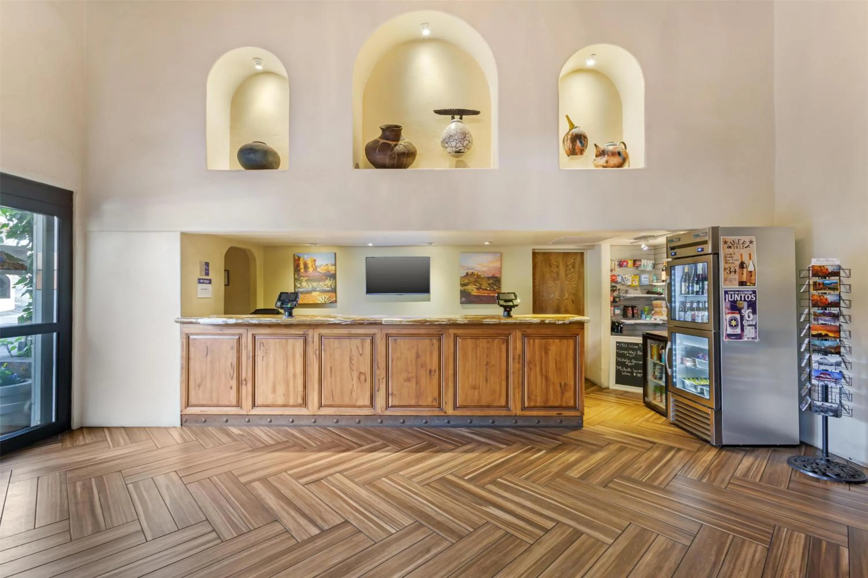 Lobby or reception in Best Western Plus Arroyo Roble Hotel & Creekside Villas