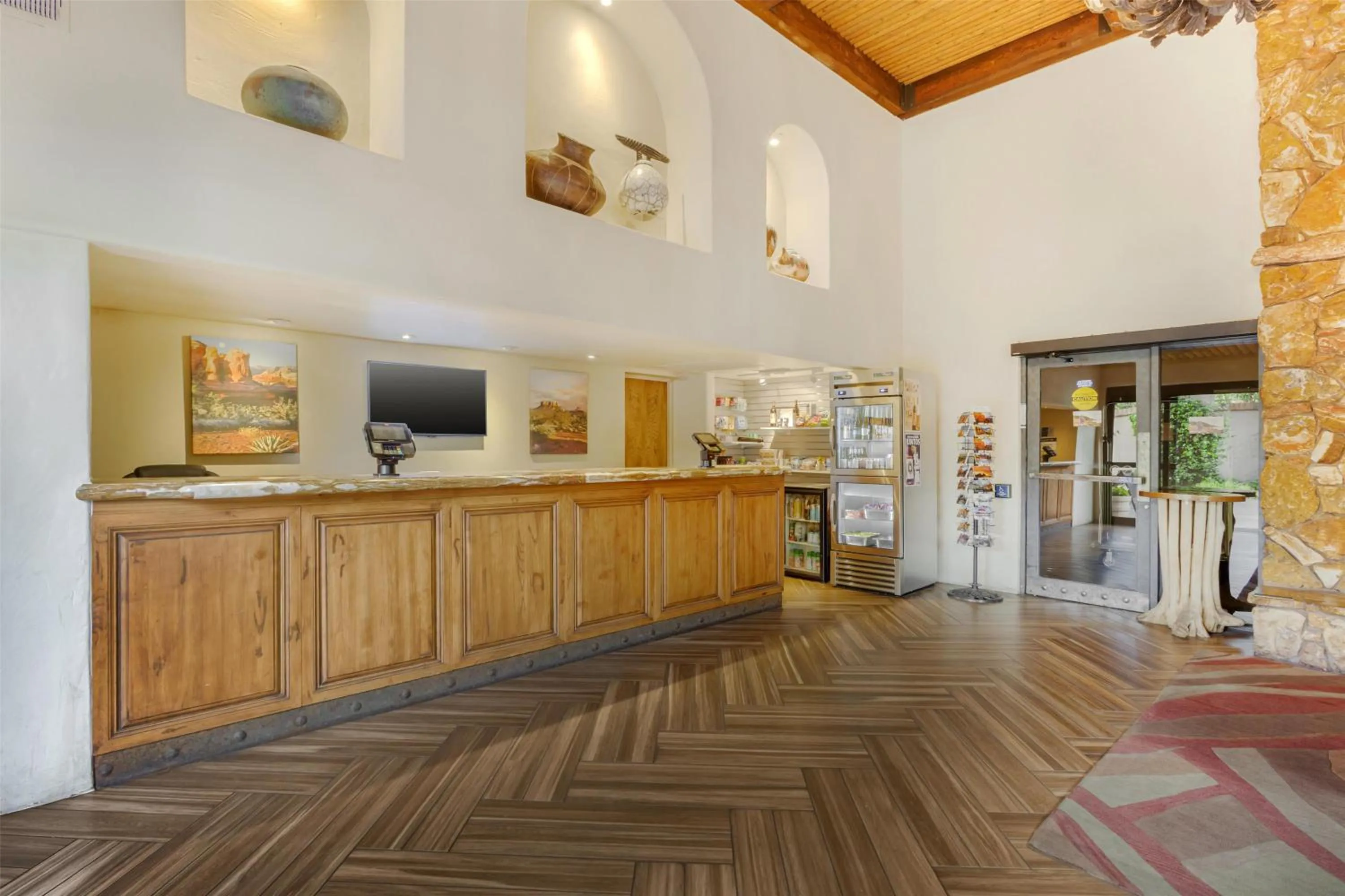 Lobby or reception in Best Western Plus Arroyo Roble Hotel & Creekside Villas