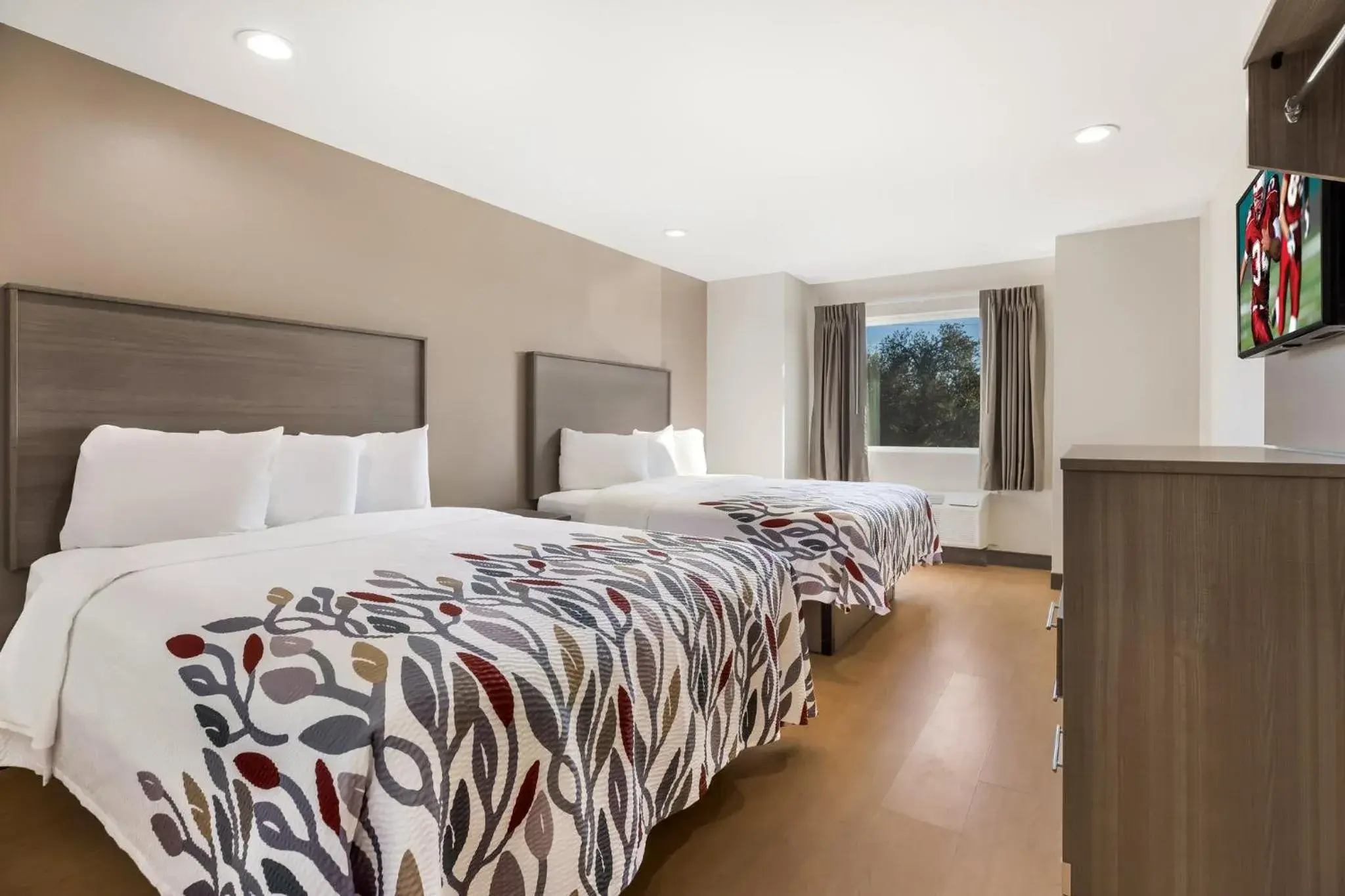 Deluxe Queen Room with Two Queen Beds in Red Roof Inn Sulphur Deluxe Queen Room with Two Queen Beds in Red Roof Inn Sulphur