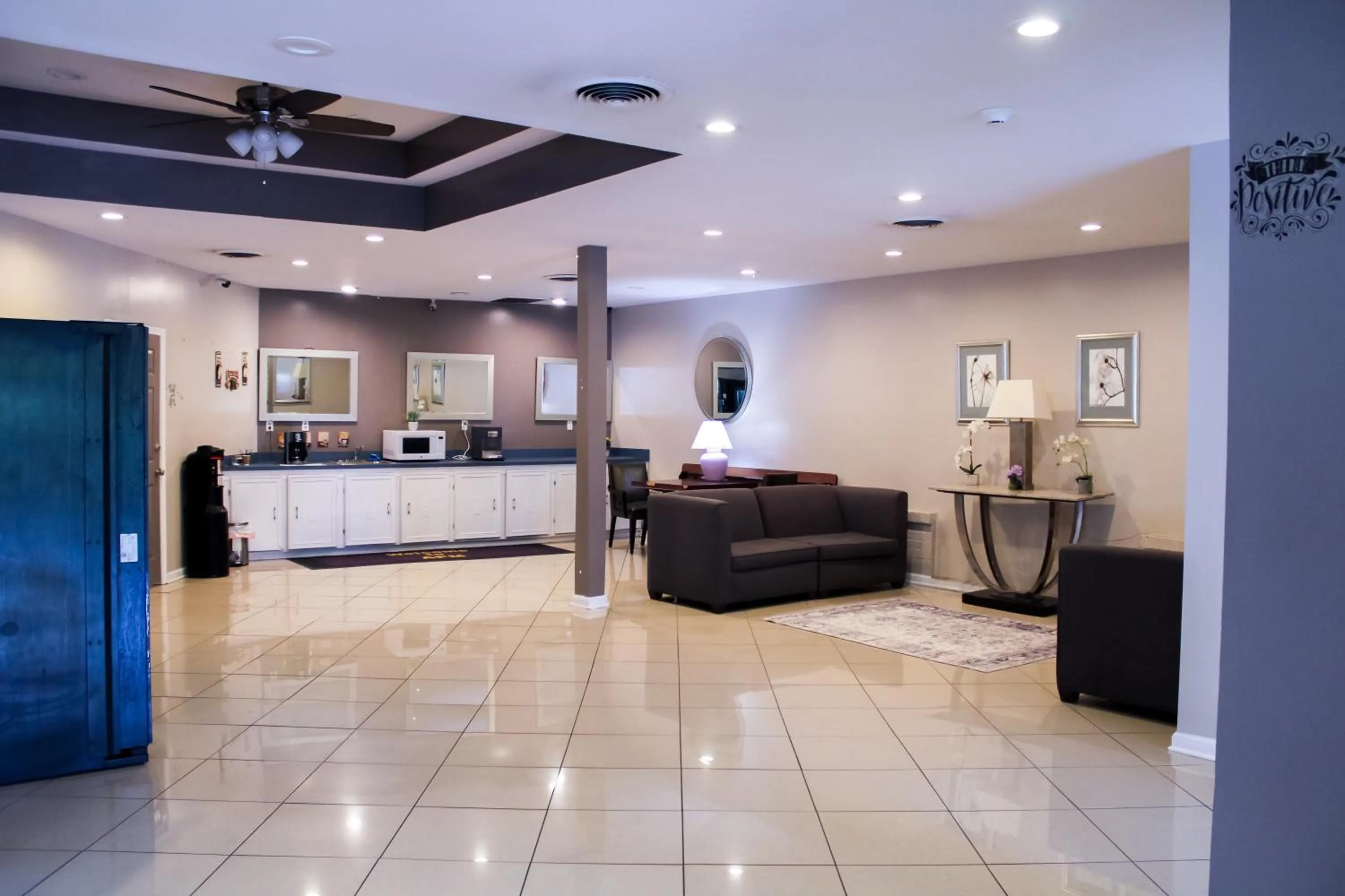 Lobby or reception in APM Inn & Suites