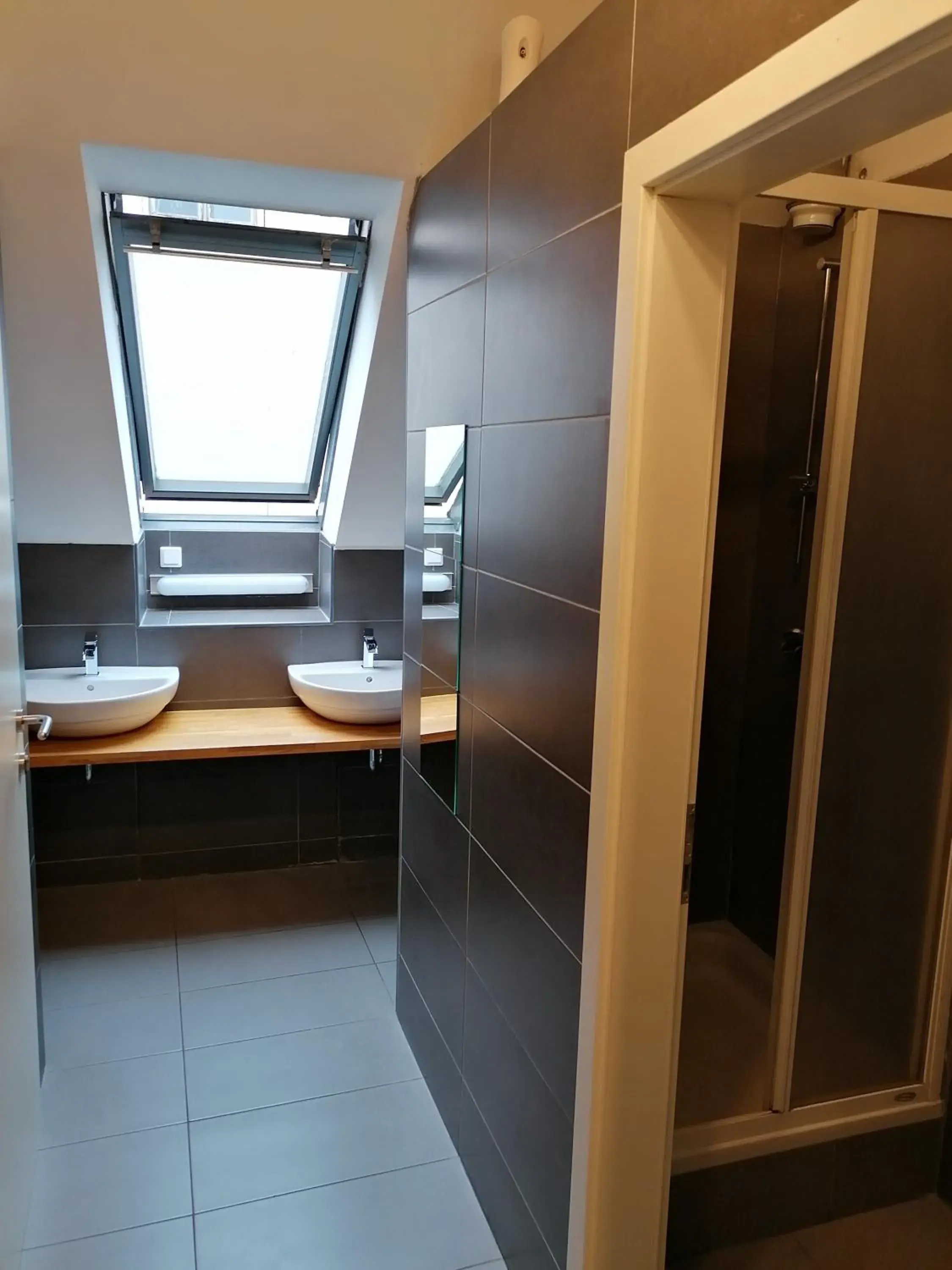 Twin Room with Shared Bathroom in Cukrarna Guest Accommodation Twin Room with Shared Bathroom in Cukrarna Guest Accommodation