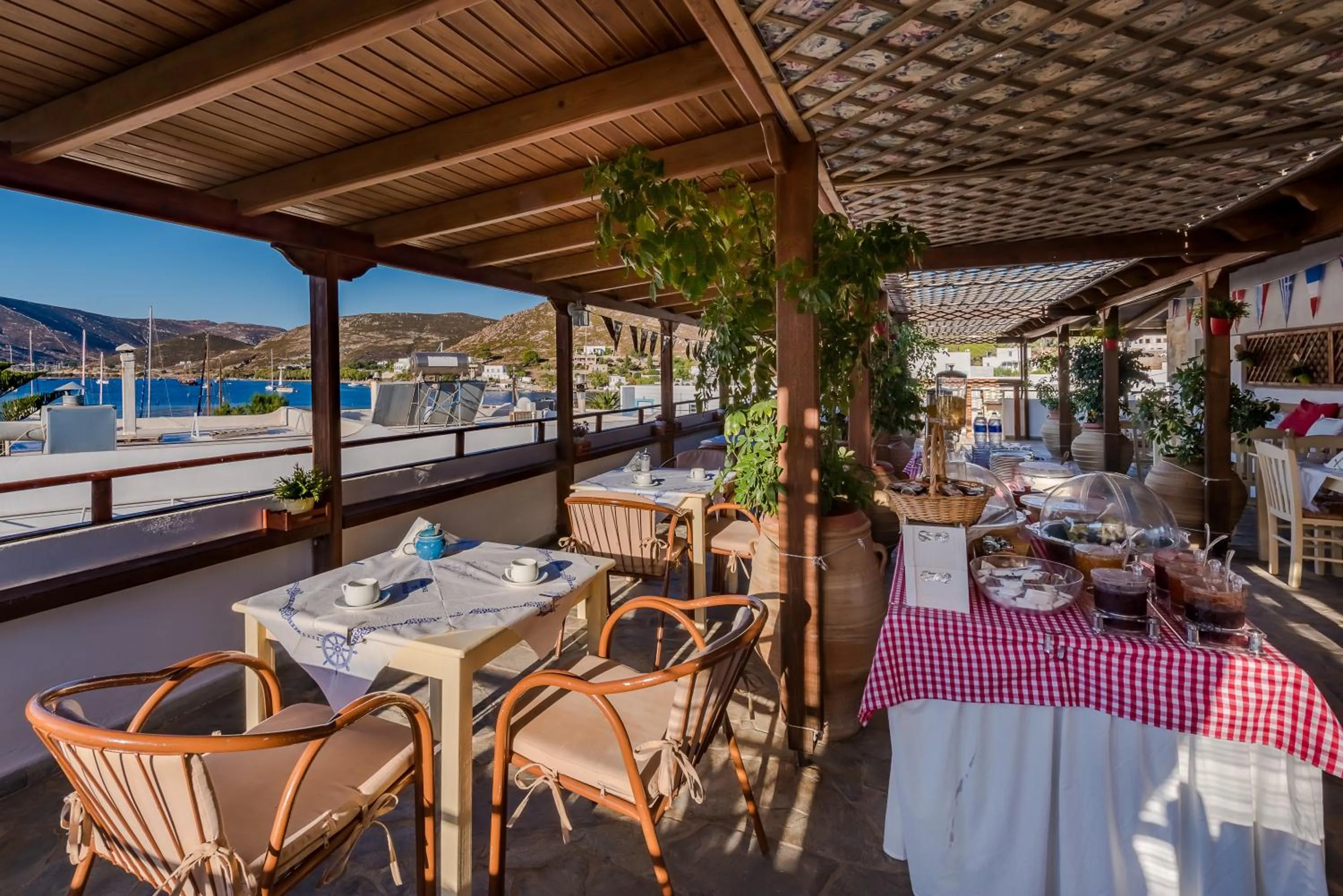 Food and drinks in Grikos Hotel