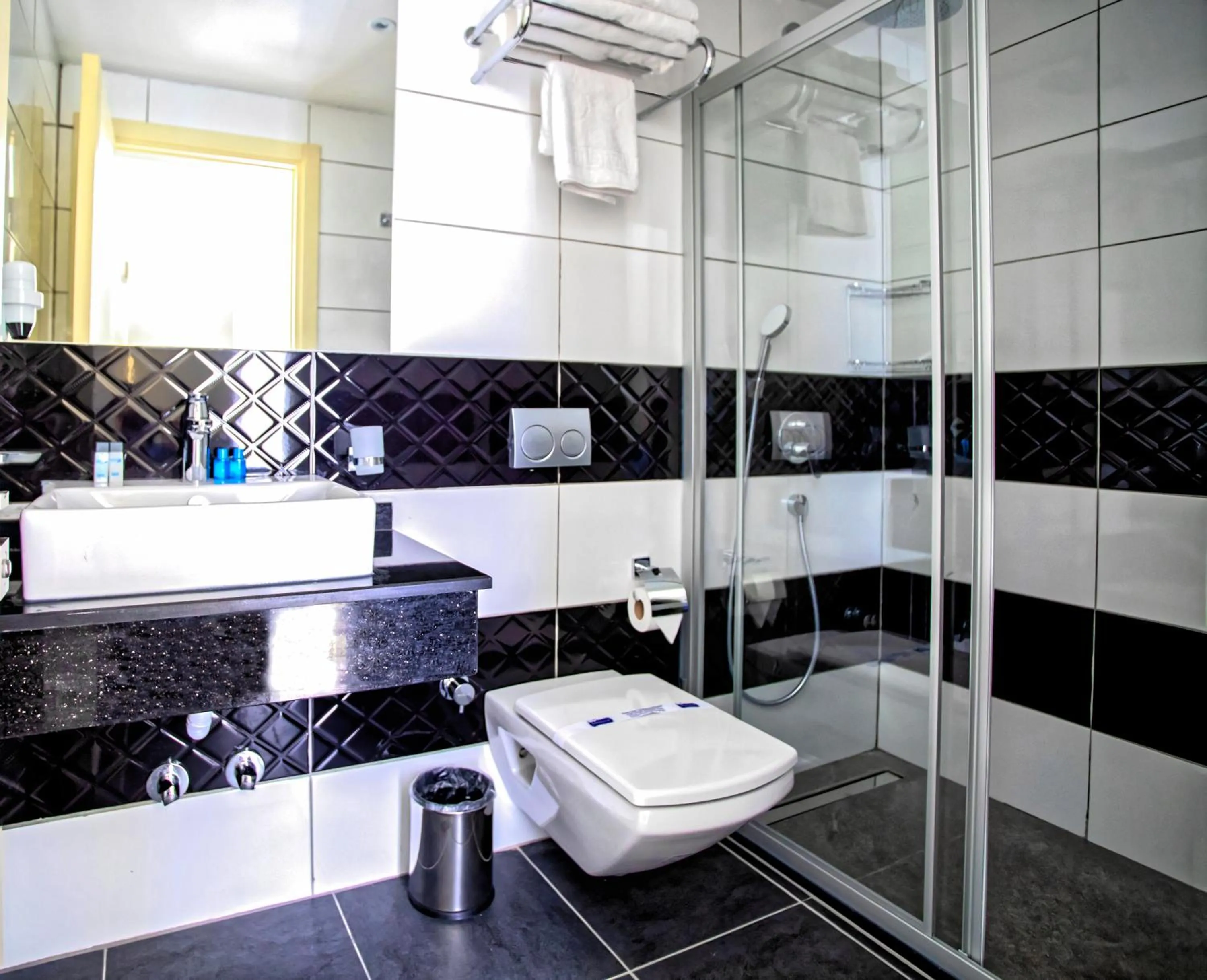 Shower in Club Shark Hotel