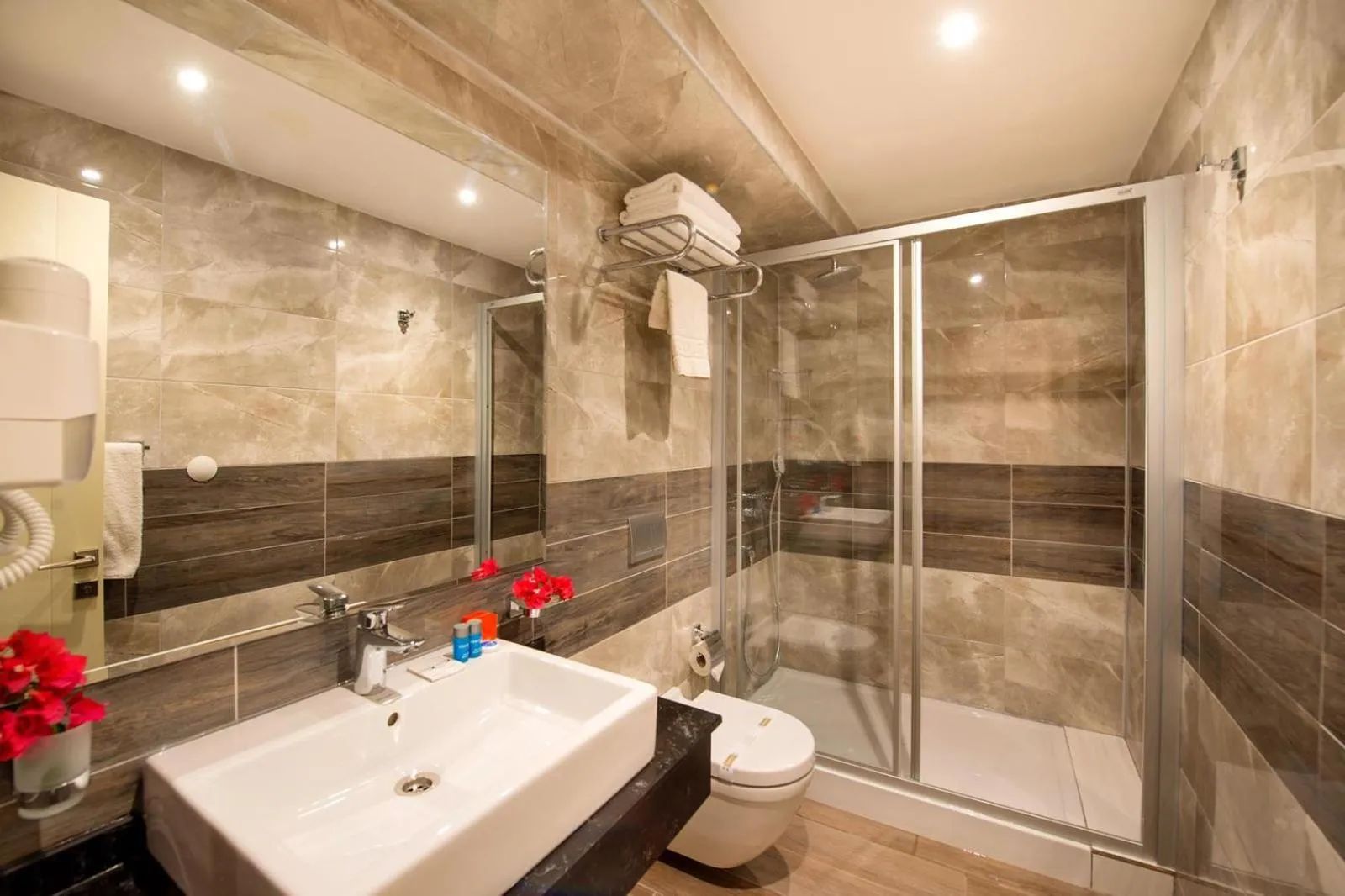 Shower in Club Shark Hotel