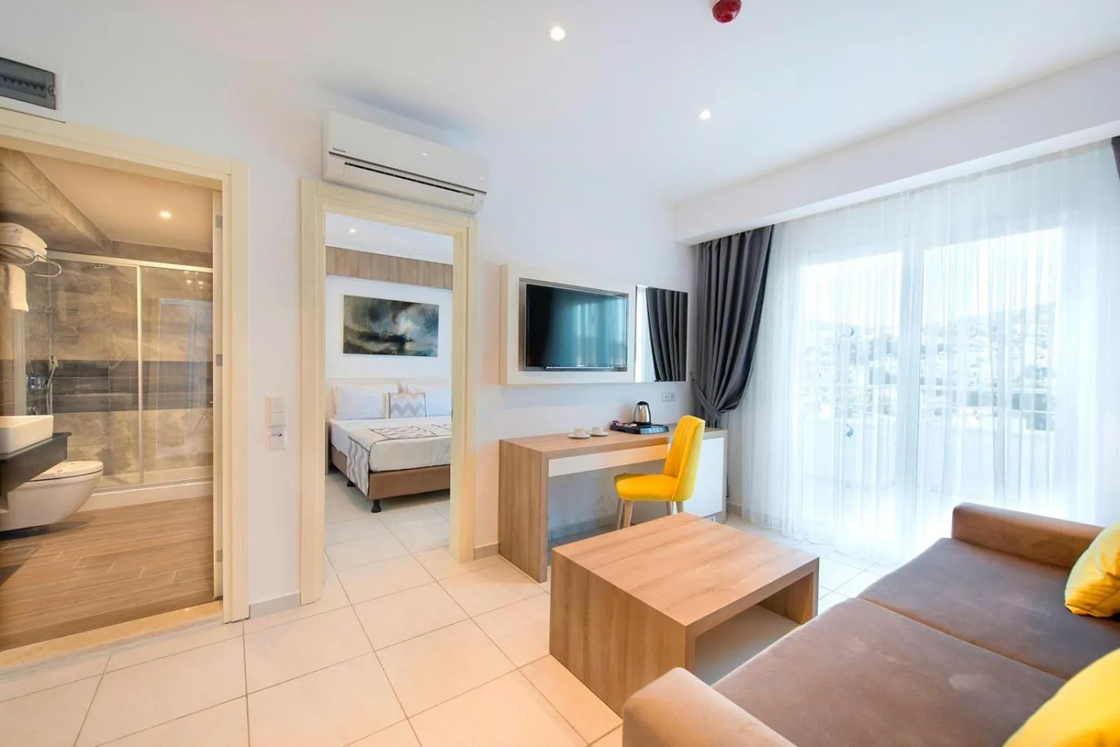 Living room, Bed in Club Shark Hotel