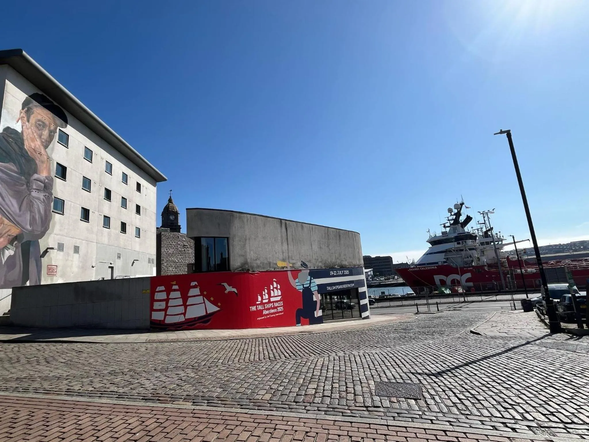Facade/entrance in ibis Aberdeen Centre – Quayside
