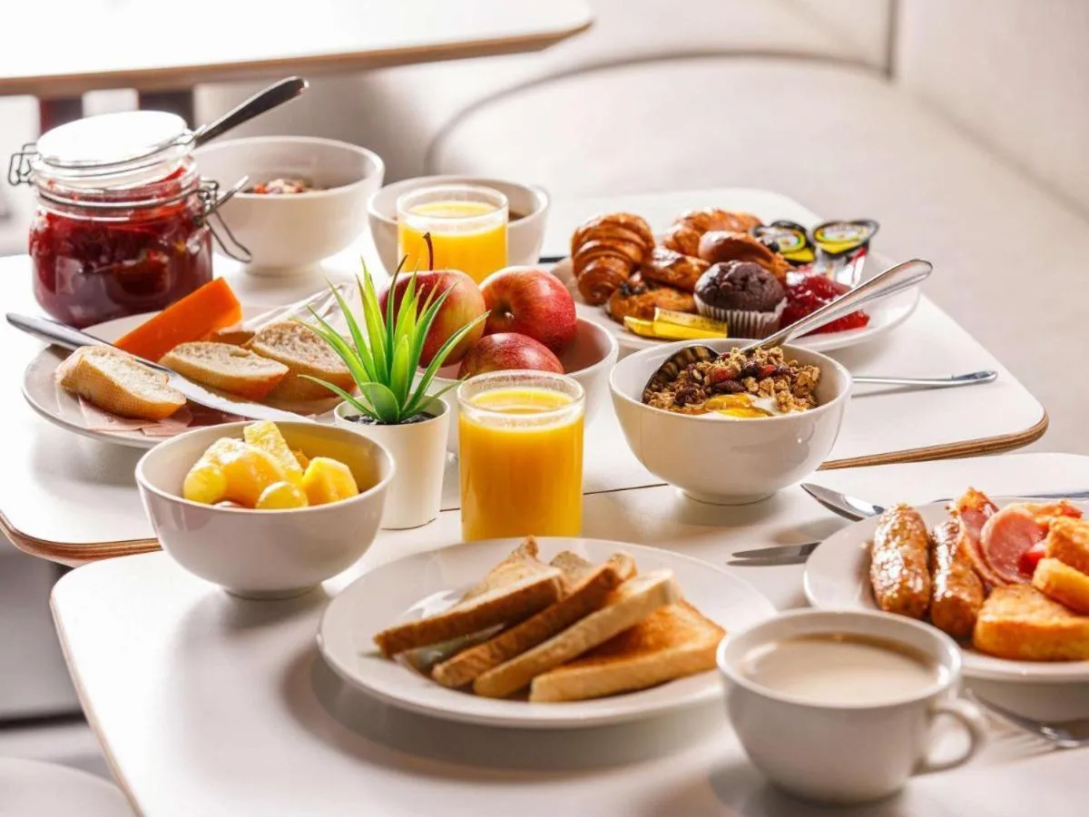 Buffet breakfast in ibis Aberdeen Centre – Quayside