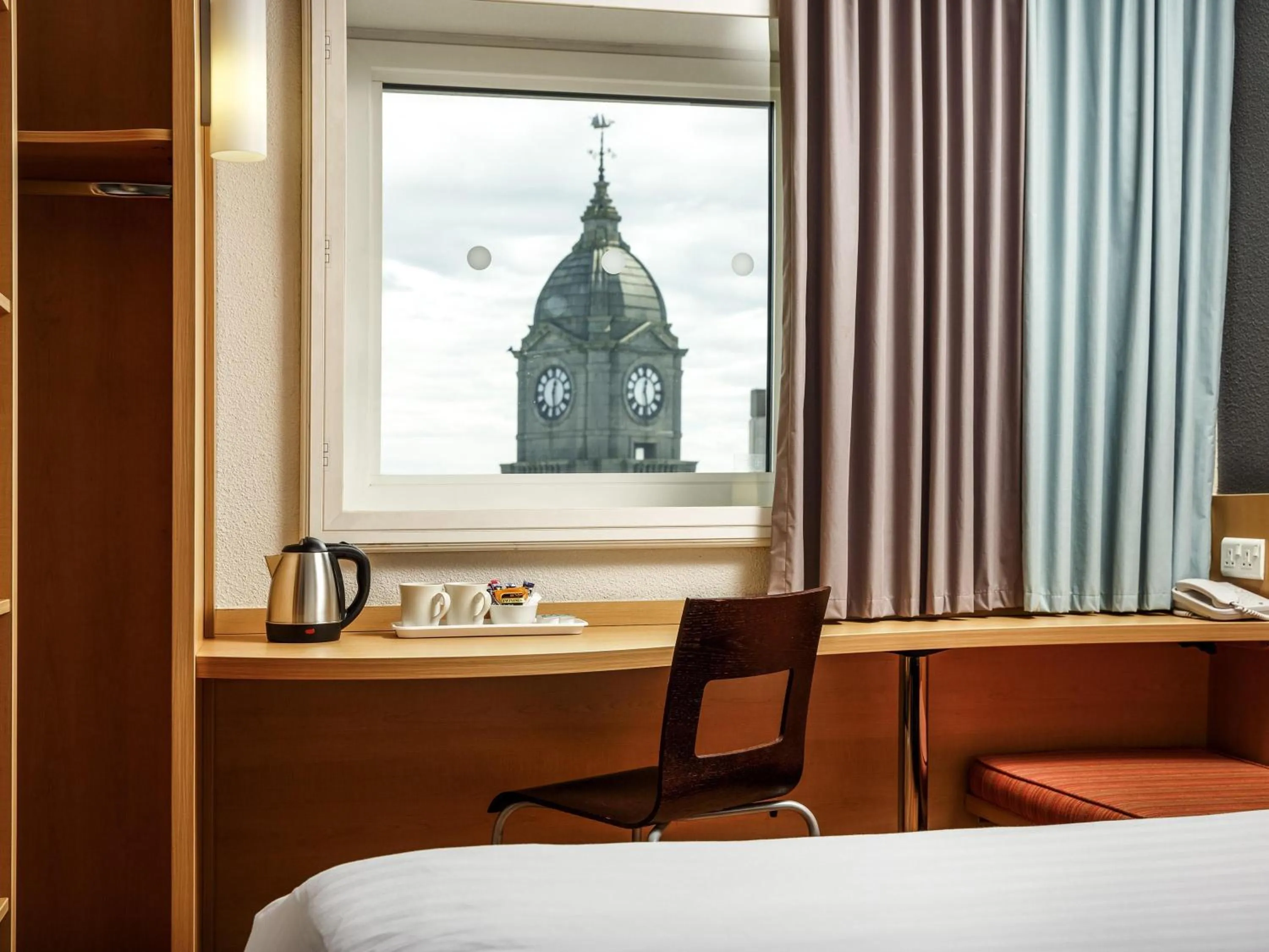 Property building, Bed in ibis Aberdeen Centre – Quayside