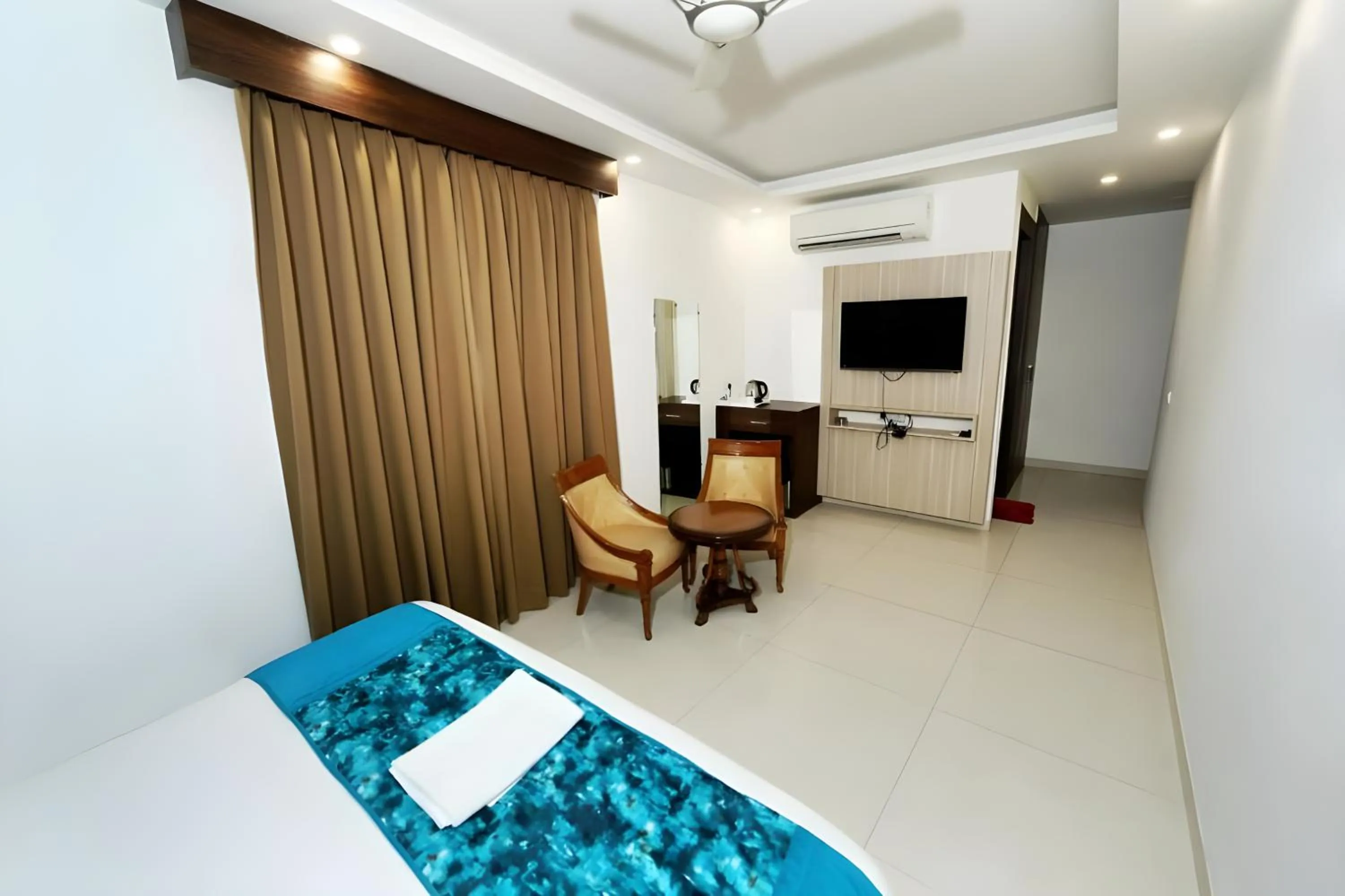Hotel Almati Inn - Near Delhi Airport