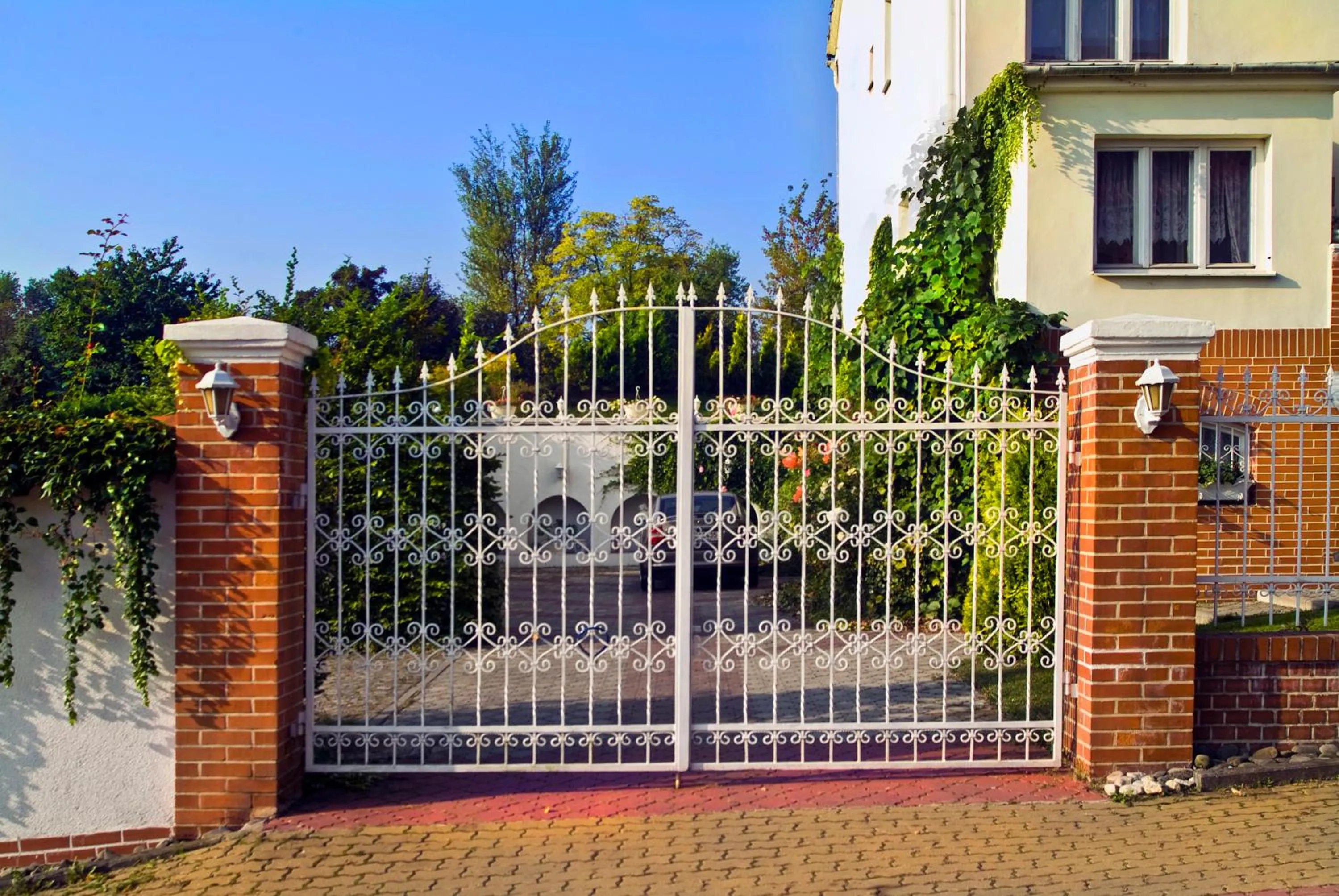 Facade/entrance in Hotel Garni
