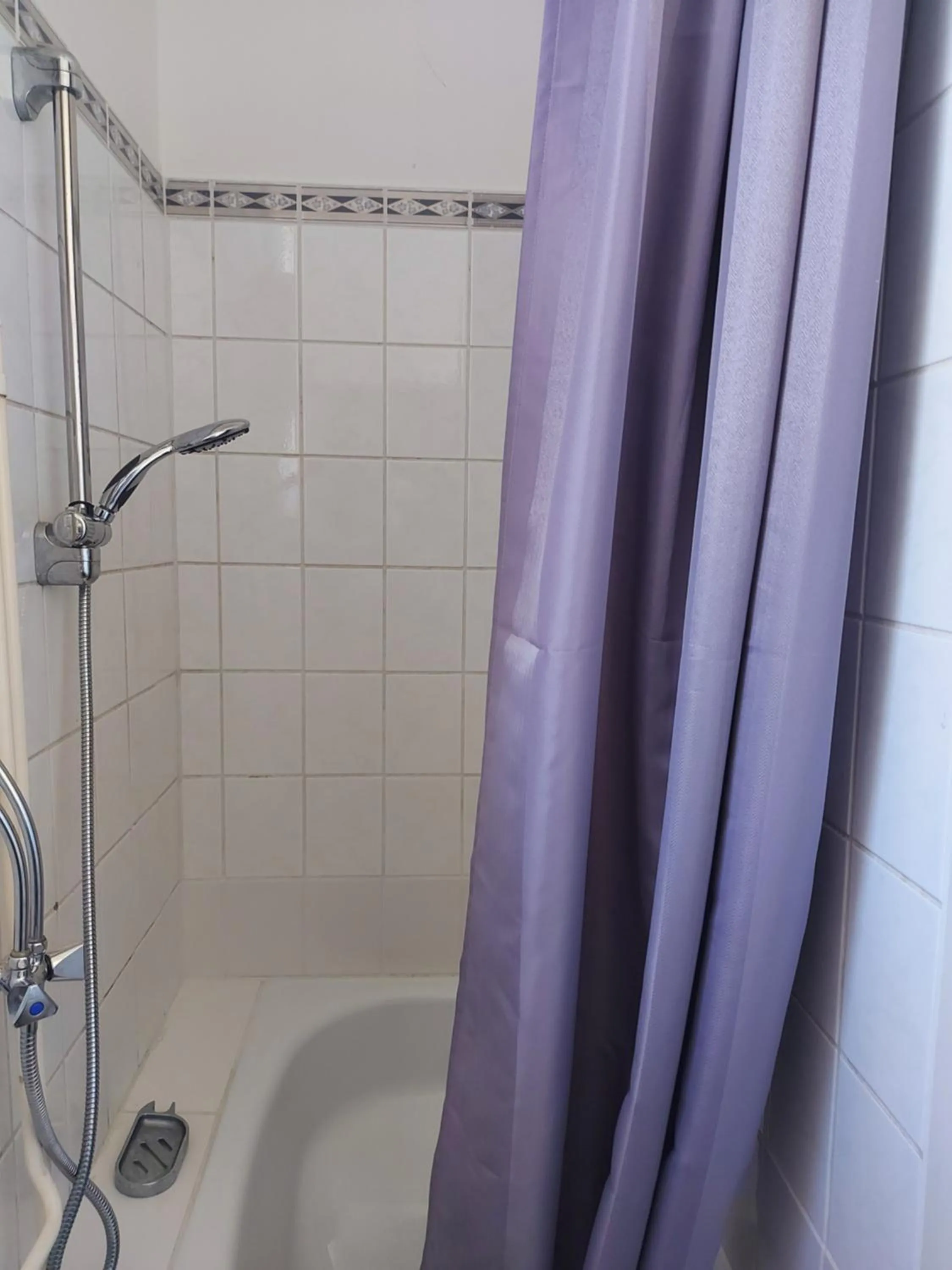 Shower in Hotel Garni