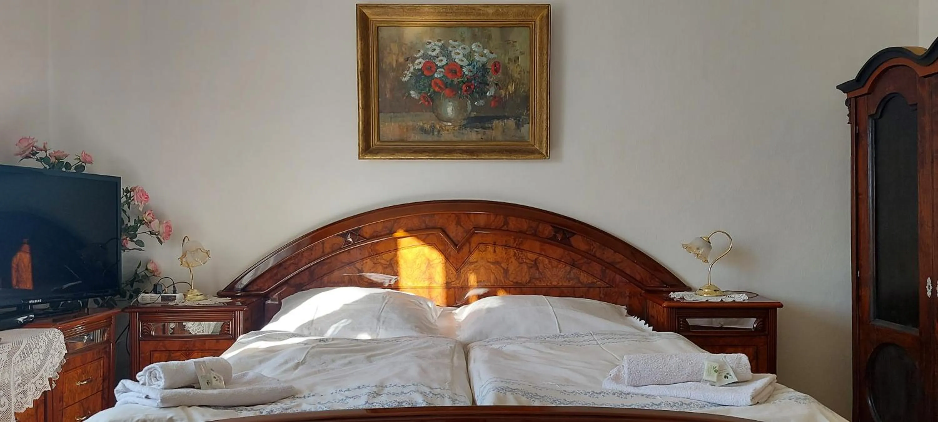 Bed in Hotel Garni