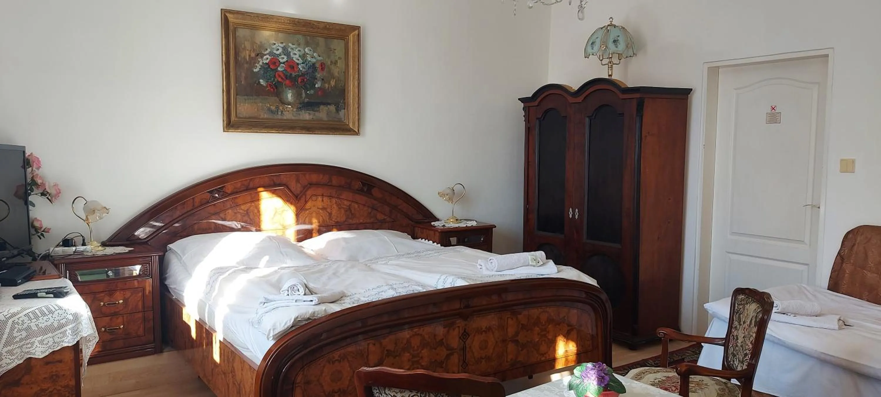 Bed in Hotel Garni