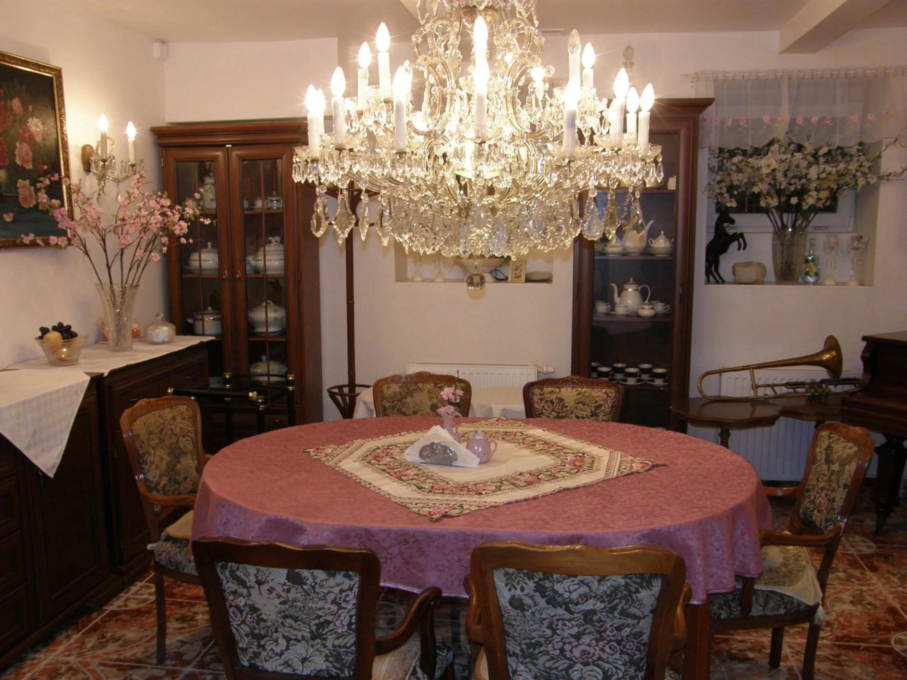 Dining area in Hotel Garni