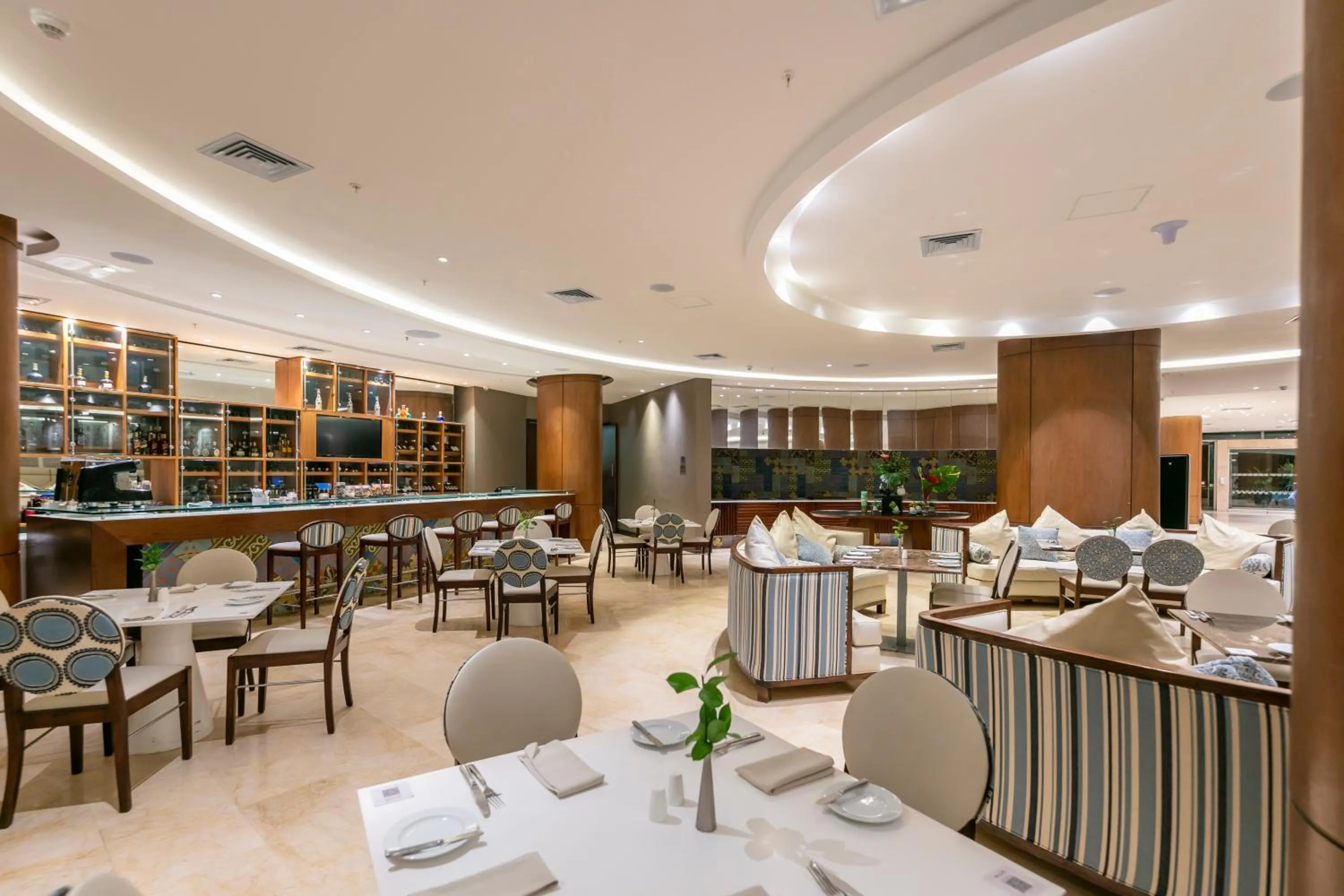 Restaurant/places to eat in Holiday Inn Cartagena Morros by IHG
