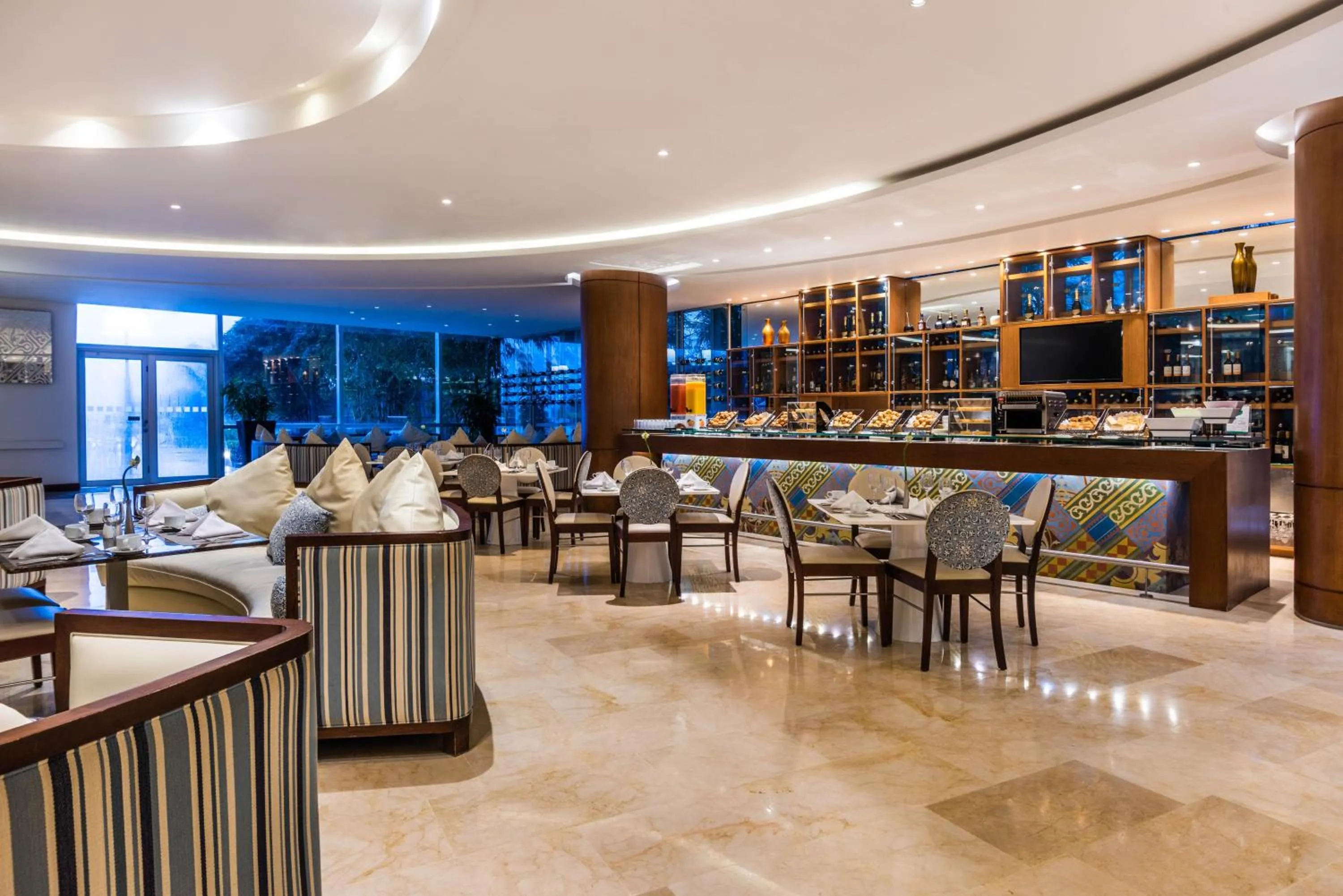 Restaurant/places to eat in Holiday Inn Cartagena Morros by IHG