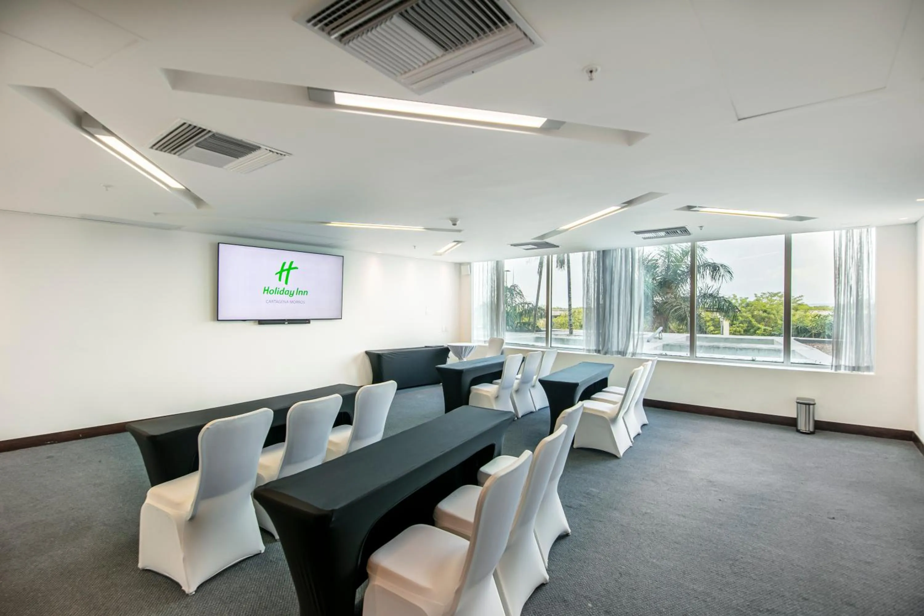 Meeting/conference room in Holiday Inn Cartagena Morros by IHG