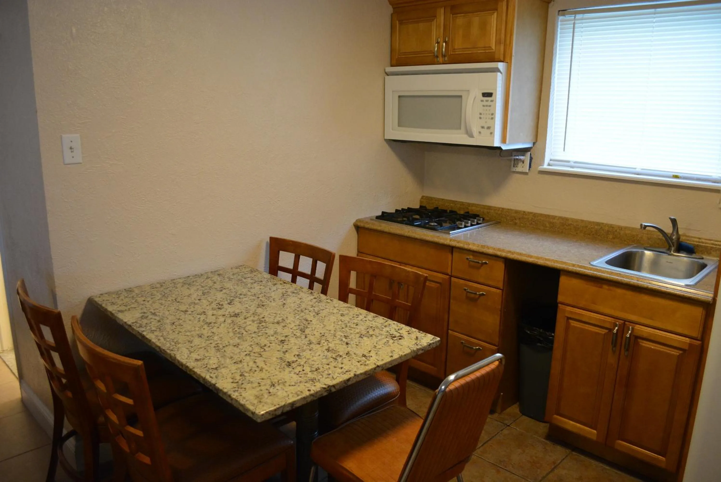 Day in Royal Court Motel