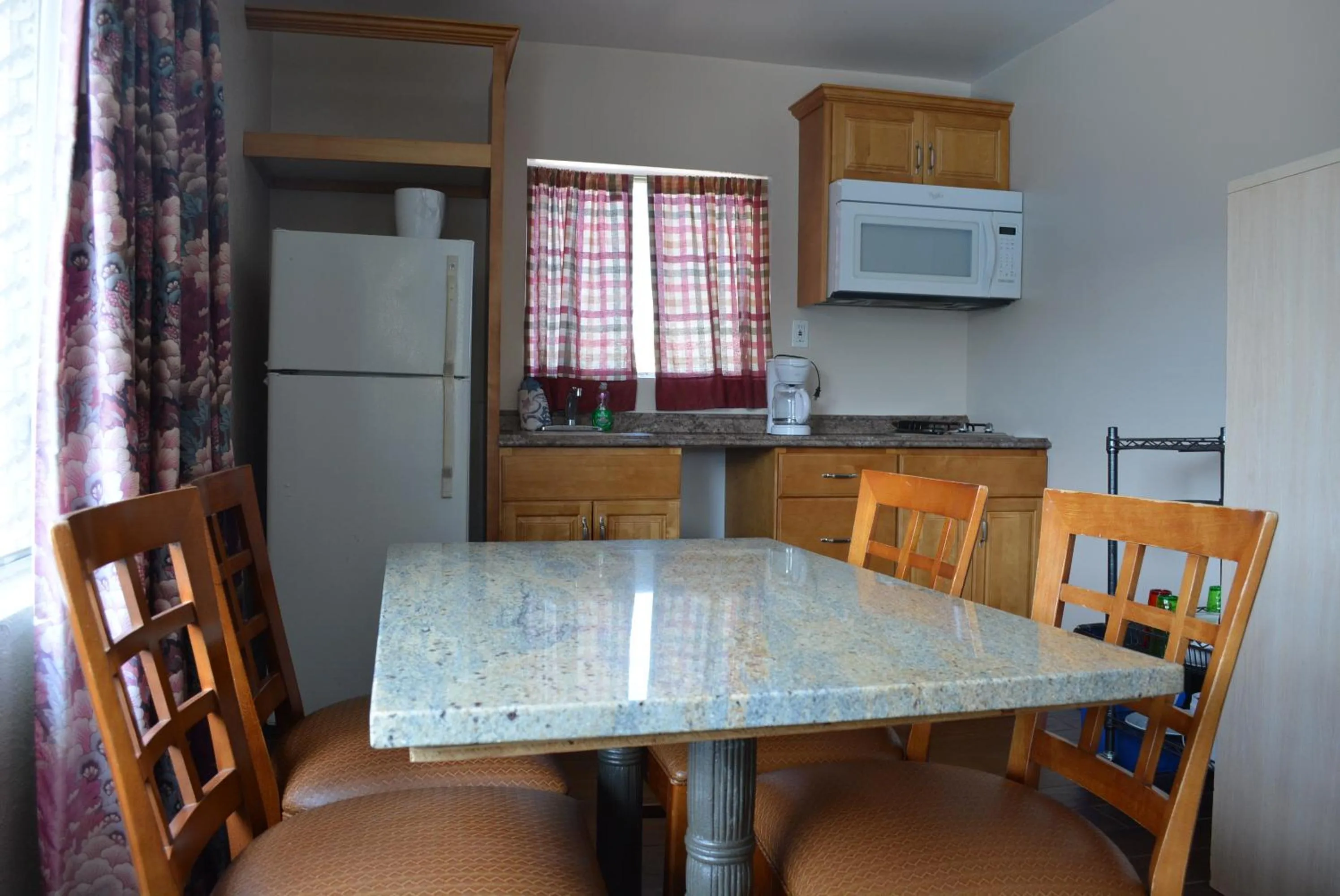 Dining area in Royal Court Motel