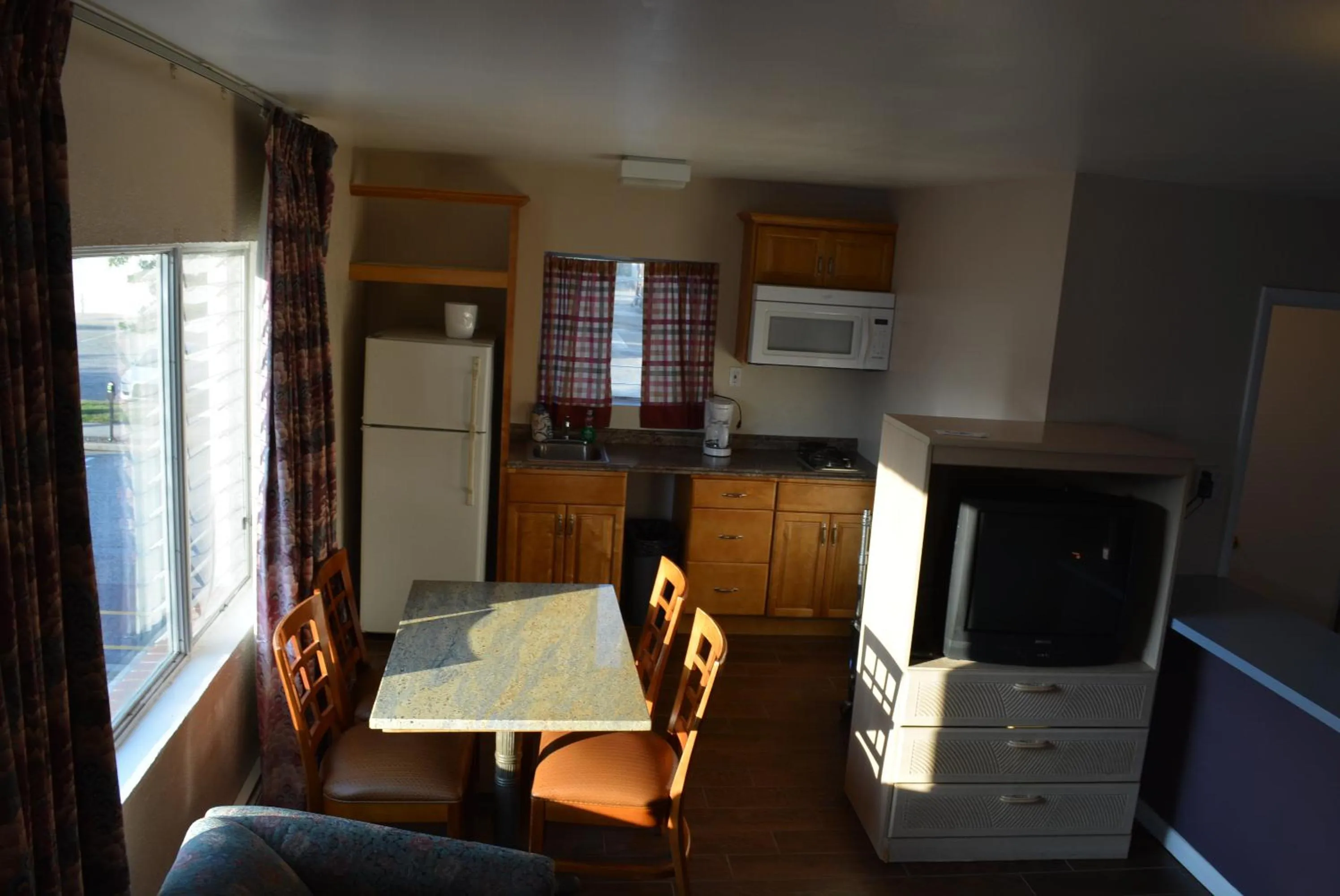Dining area in Royal Court Motel