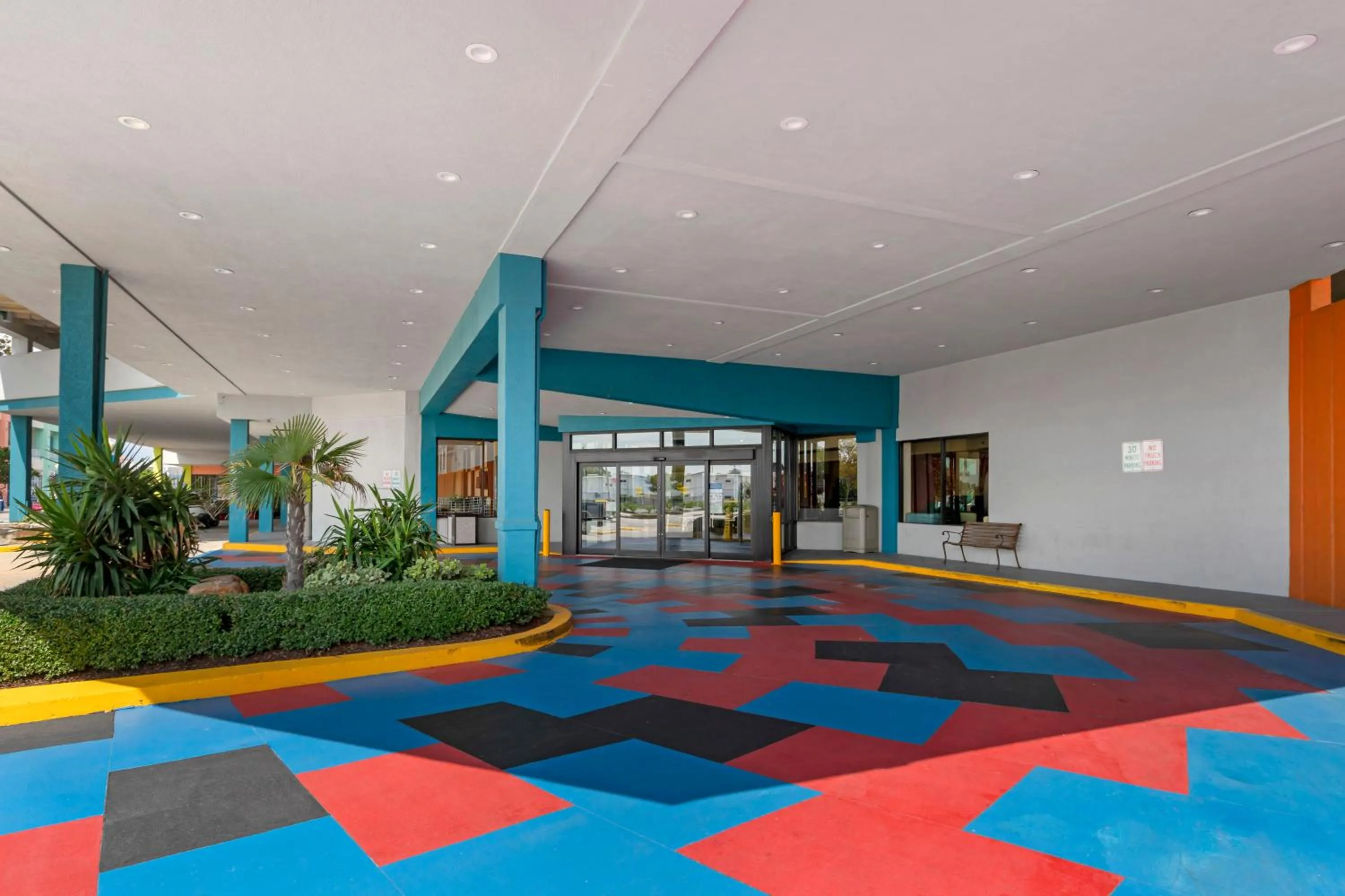 Property building in Sandcastle Resort