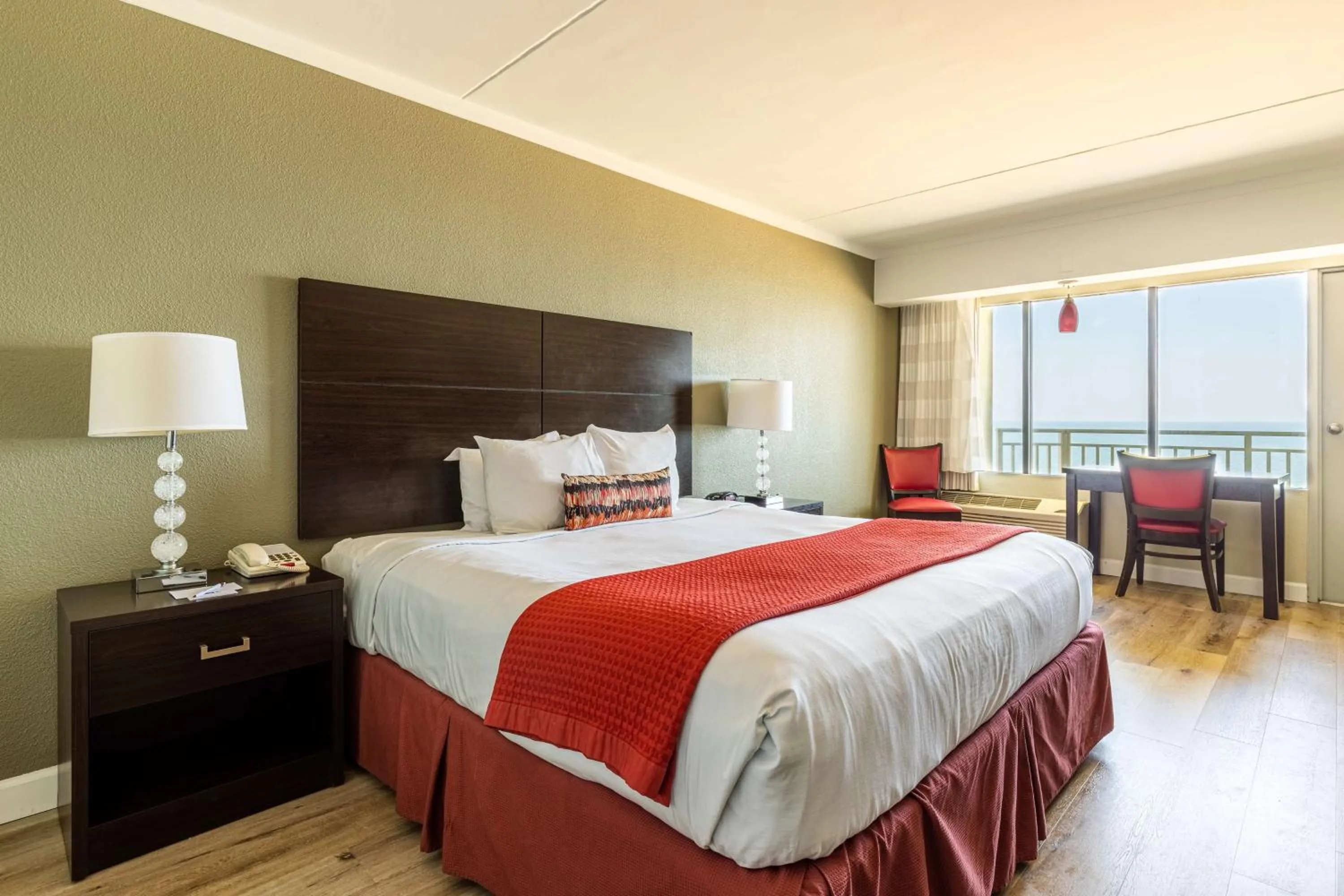 Photo of the whole room, Bed in Sandcastle Resort