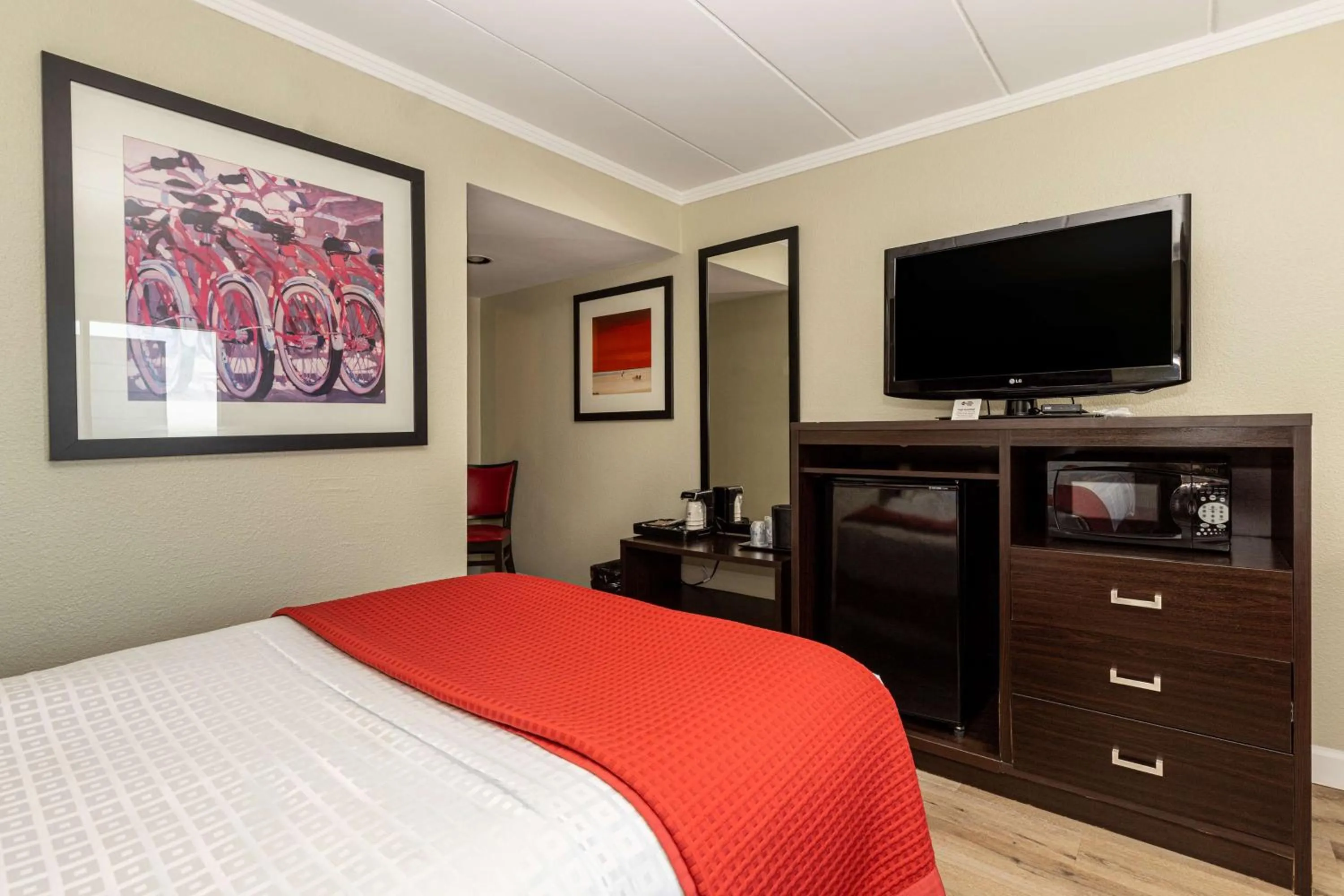 Photo of the whole room, Bed in Sandcastle Resort