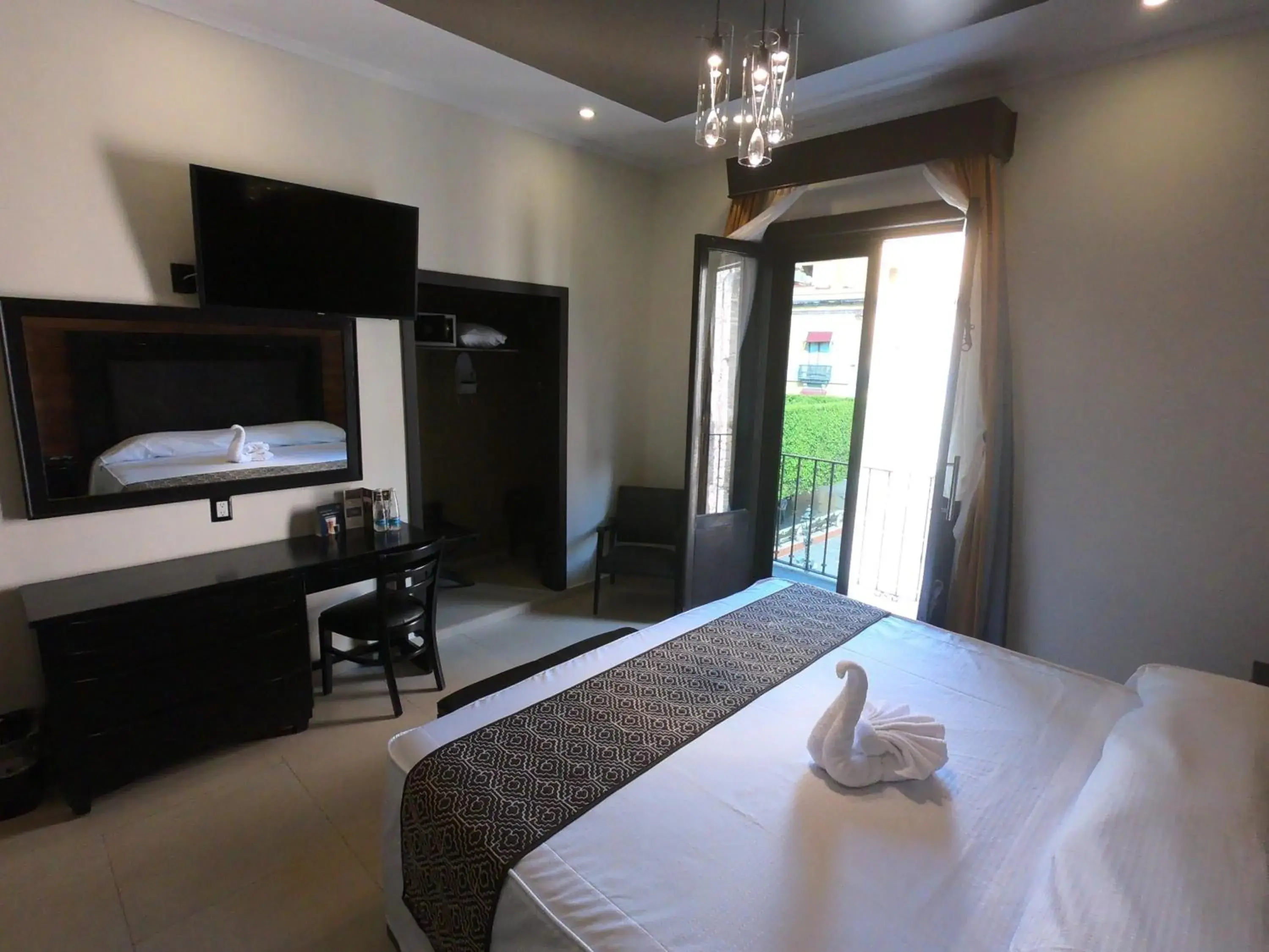 King Room Exterior in Hotel San Diego King Room Exterior in Hotel San Diego