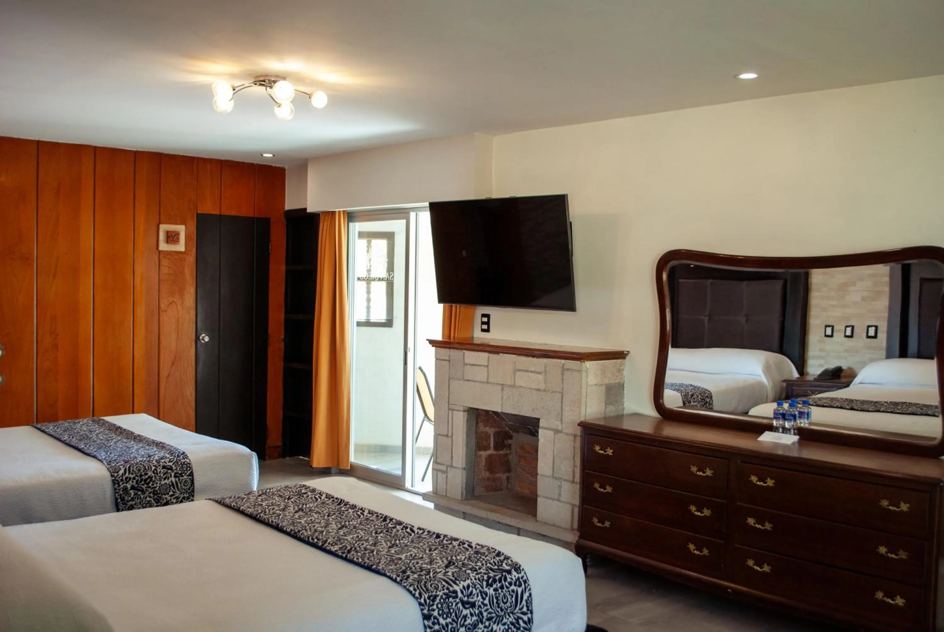 Bedroom, Bed in Hotel San Diego