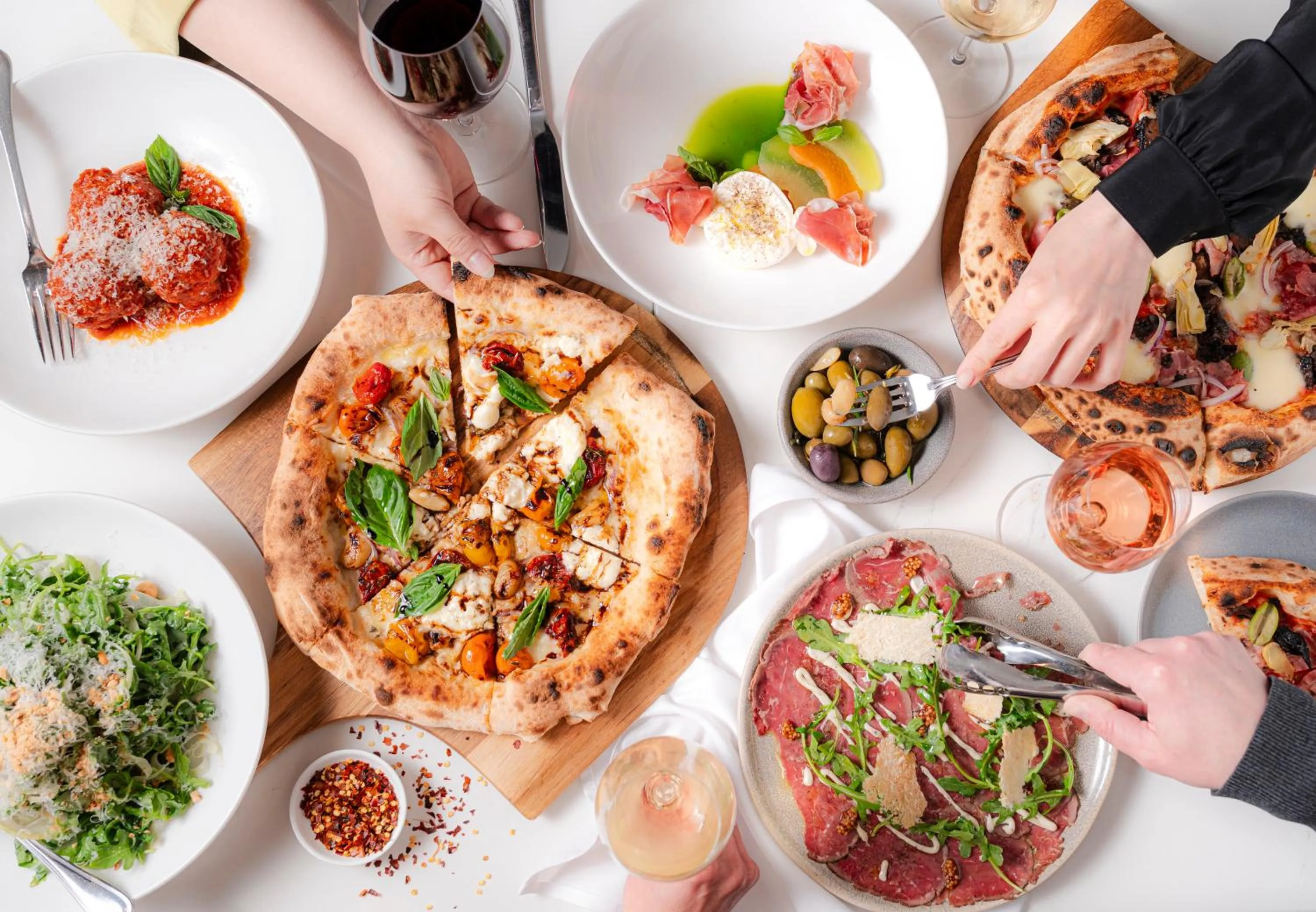 Restaurant/places to eat in Oak Bay Beach Hotel