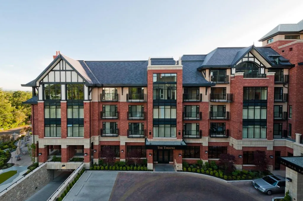 Property building in Oak Bay Beach Hotel