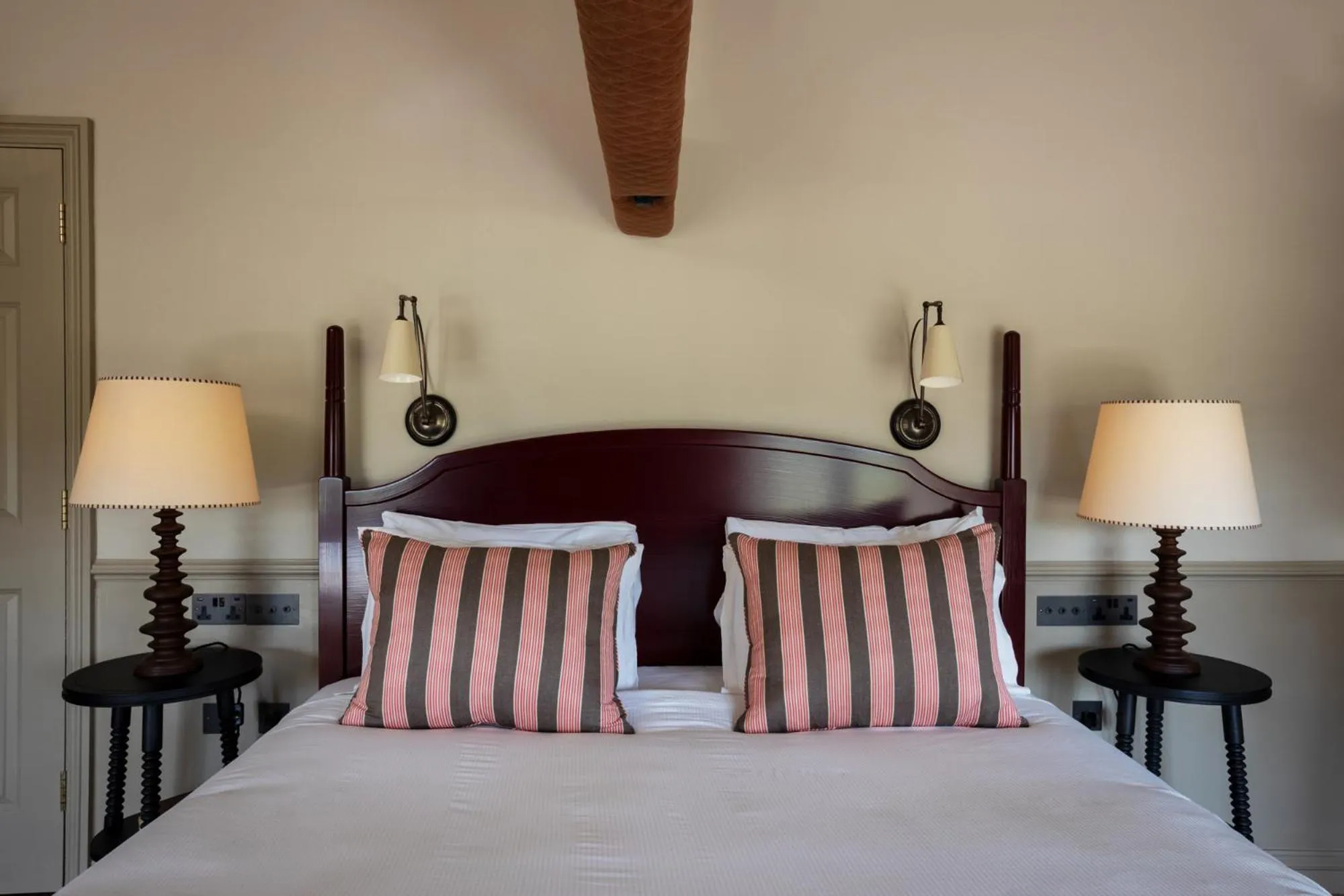 Bed in Cavendish Hotel