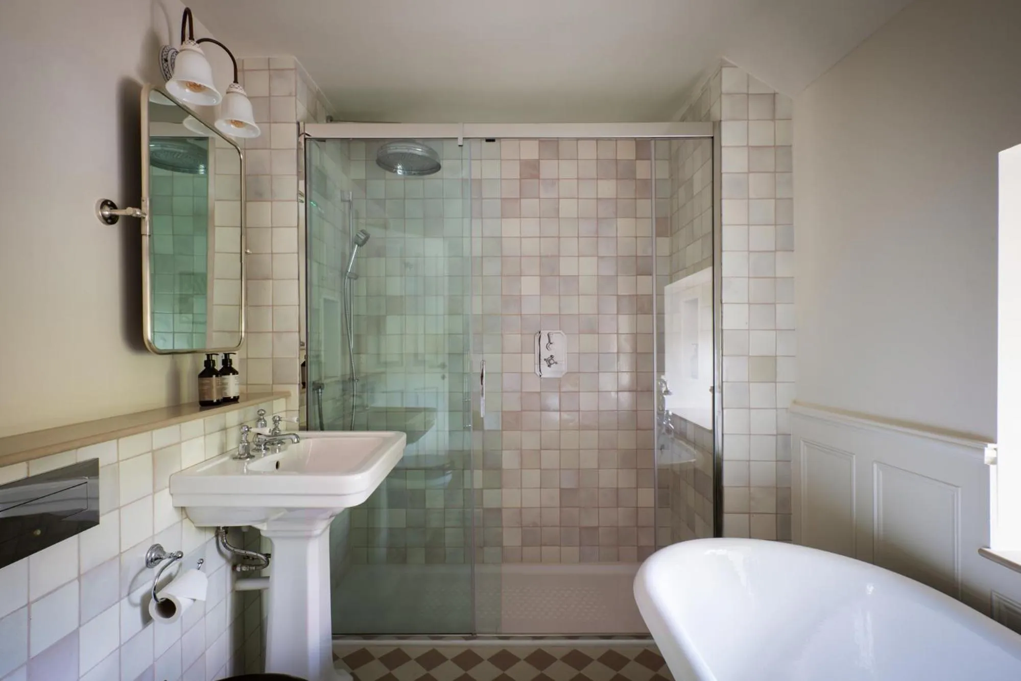 Bathroom in Cavendish Hotel