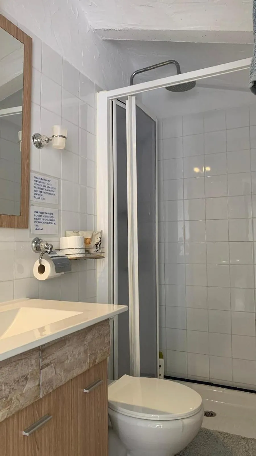 Bathroom in Cueva Romana, Adults Only Cave House