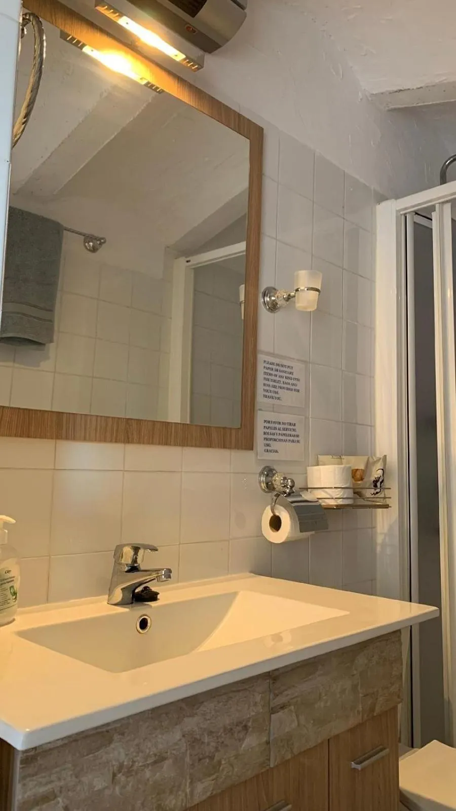 Bathroom in Cueva Romana, Adults Only Cave House