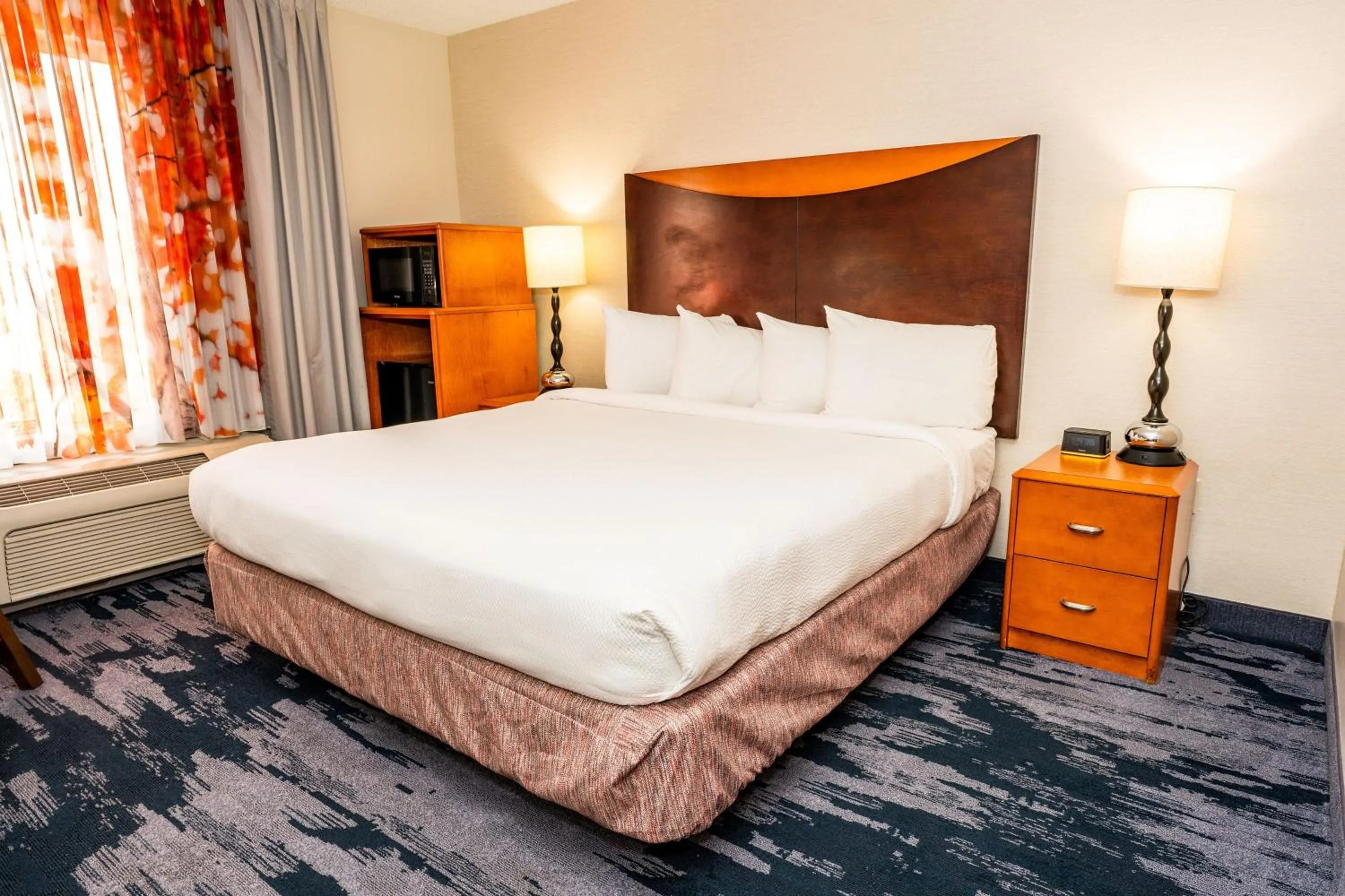 Photo of the whole room, Bed in Fairfield by Marriott San Antonio Alamo Plaza Convention Center