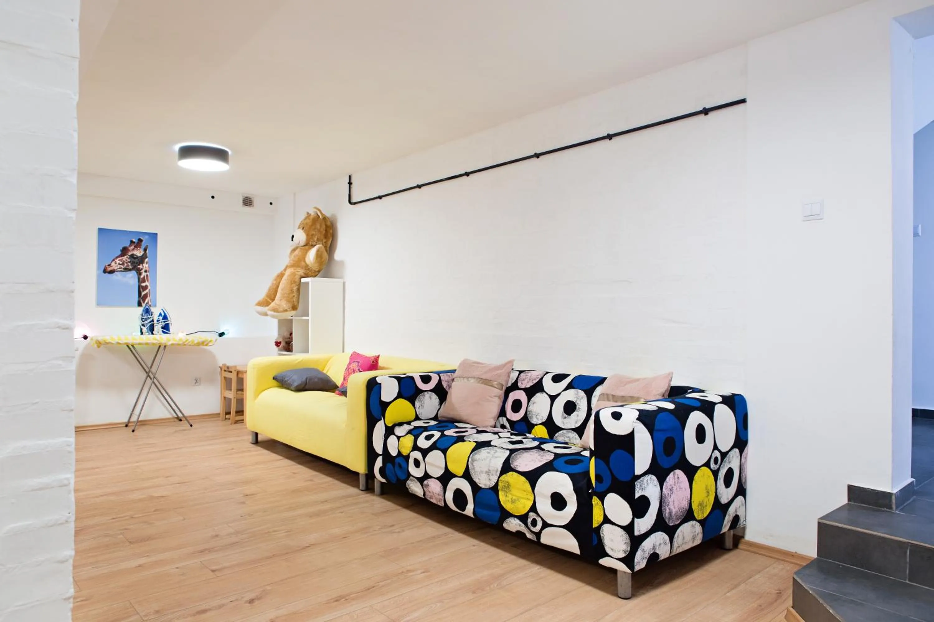 Communal lounge/ TV room, Bed in Hostel Starówka