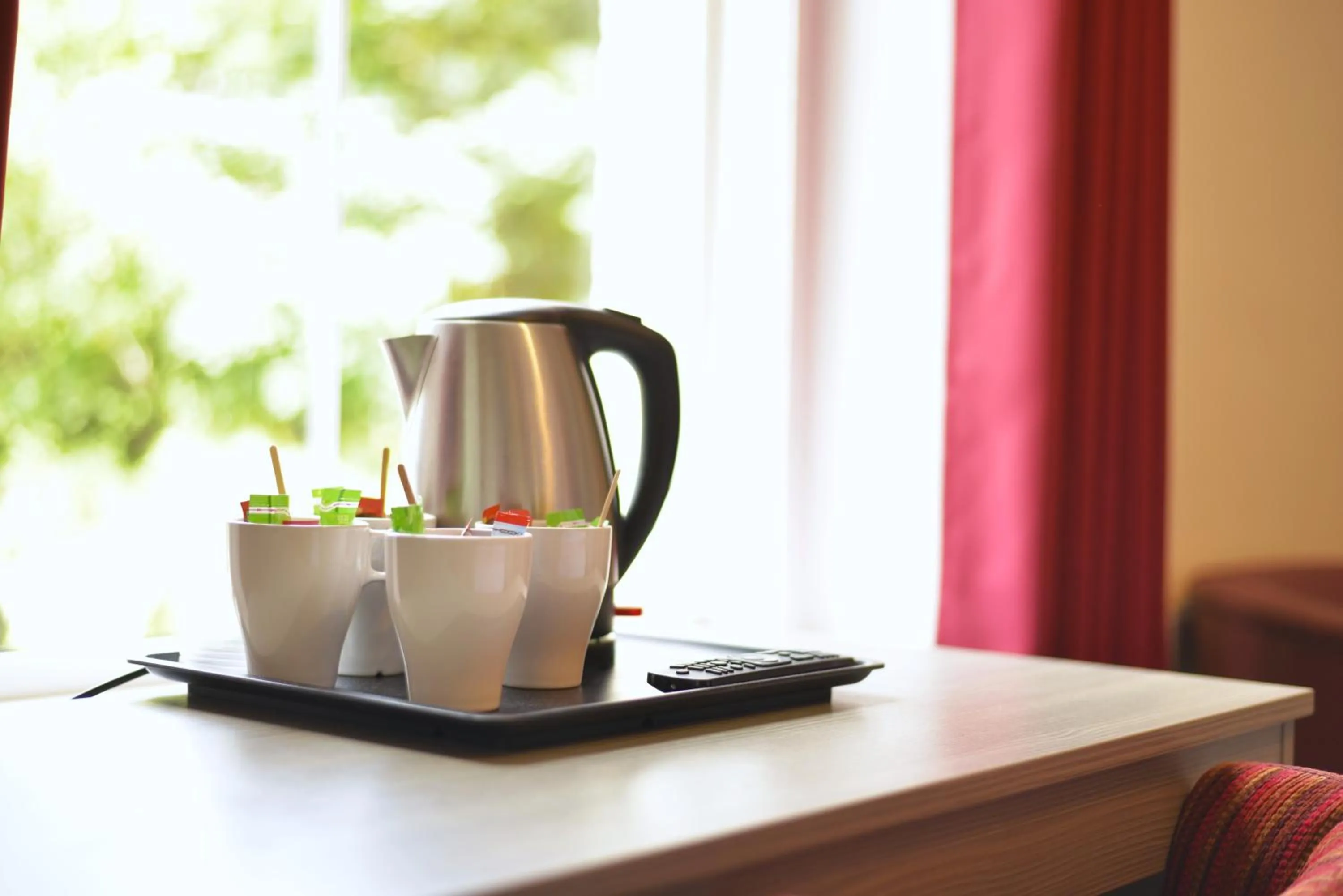 Coffee/tea facilities in Piccadilly Hotel