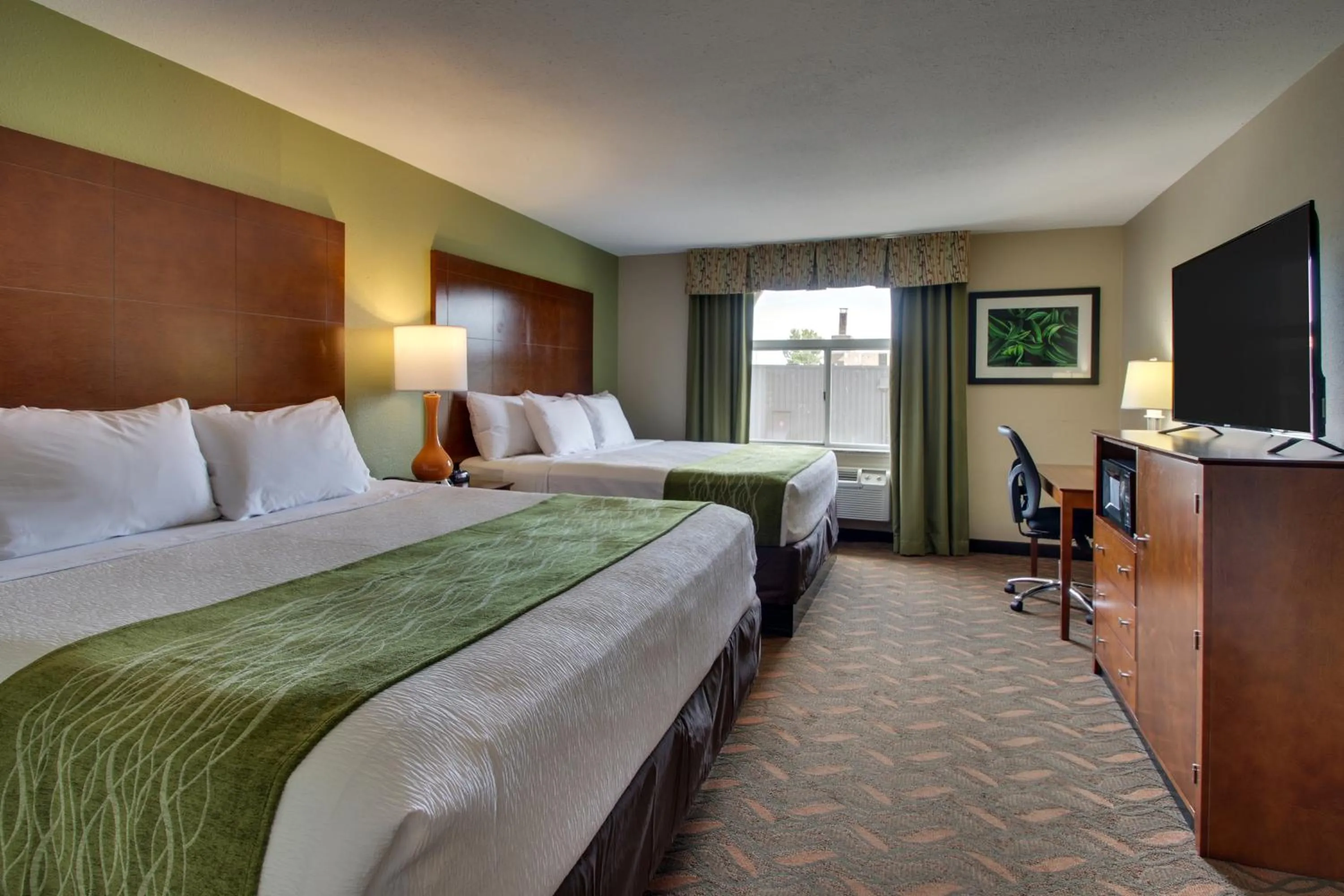 Photo of the whole room, Bed in Greenfield Inn & Suites Elizabethtown, KY I65 Exit 94