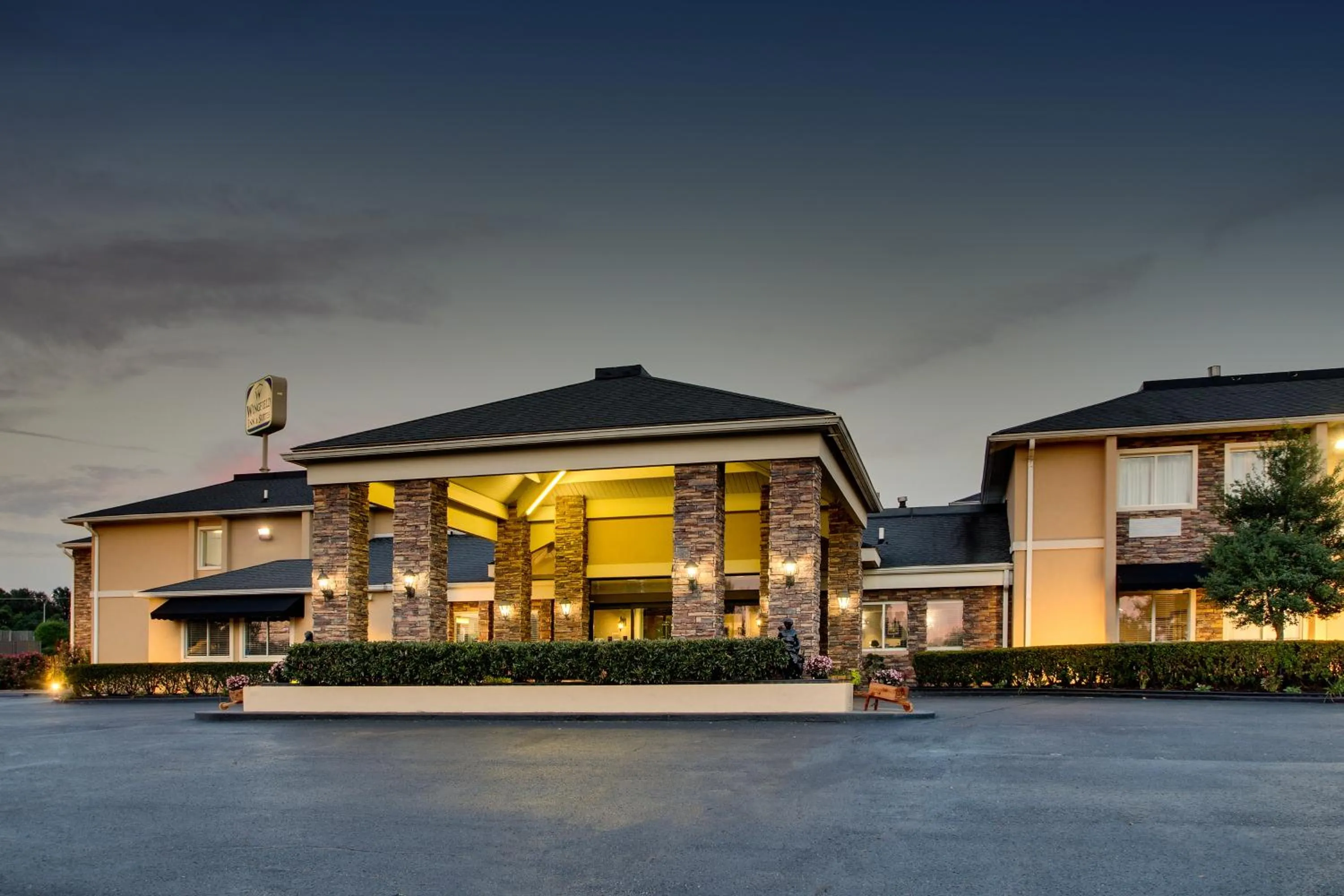 Facade/entrance in Greenfield Inn & Suites Elizabethtown, KY I65 Exit 94