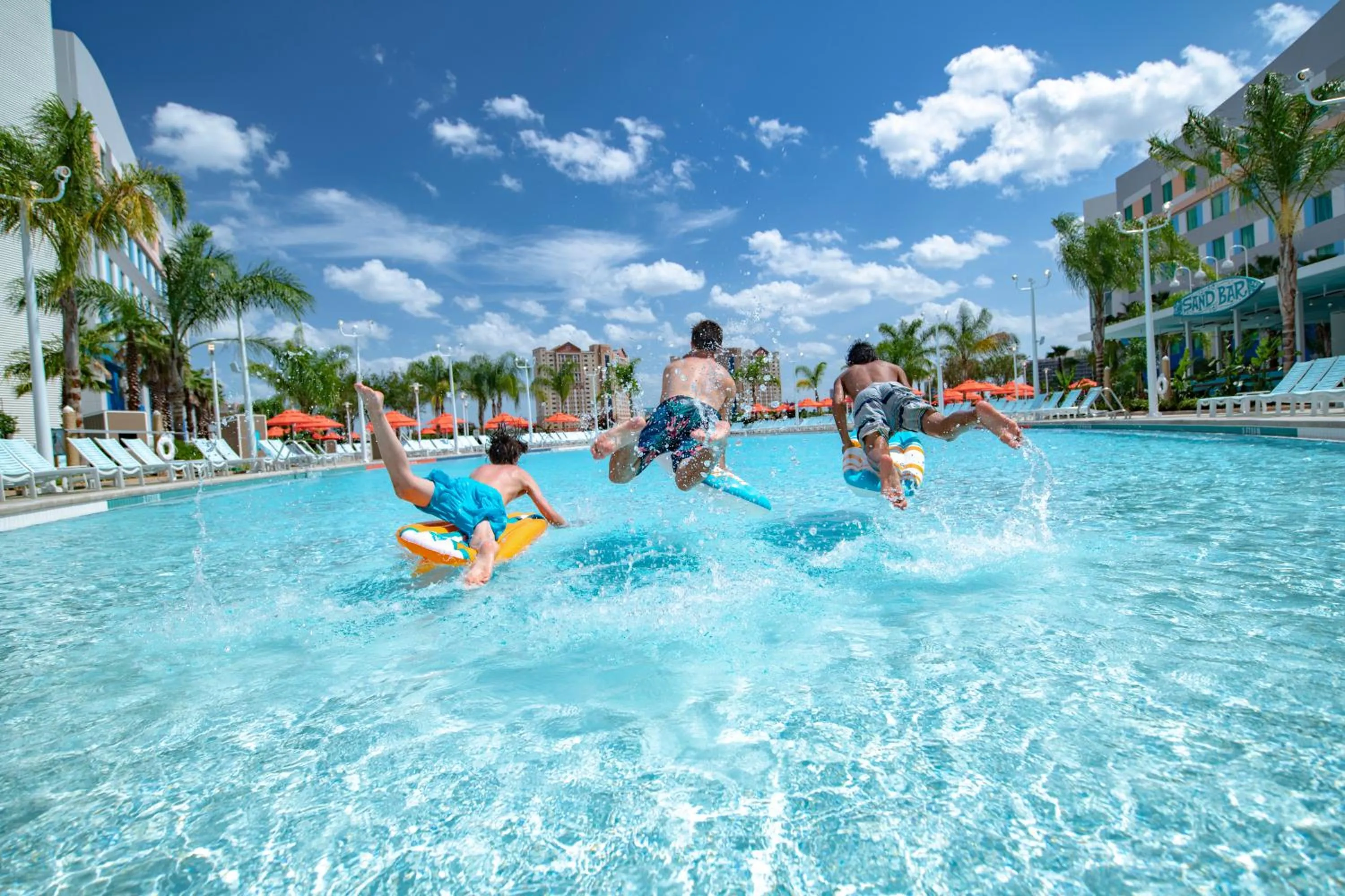 Swimming pool in Universal's Endless Summer Resort - Surfside Inn and Suites