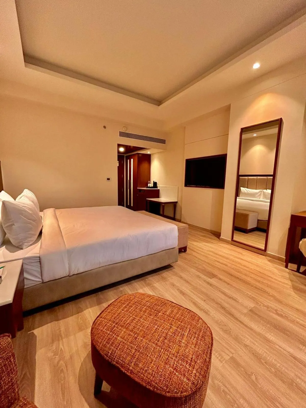 TV and multimedia, Bed in Best Western Plus Amritsar