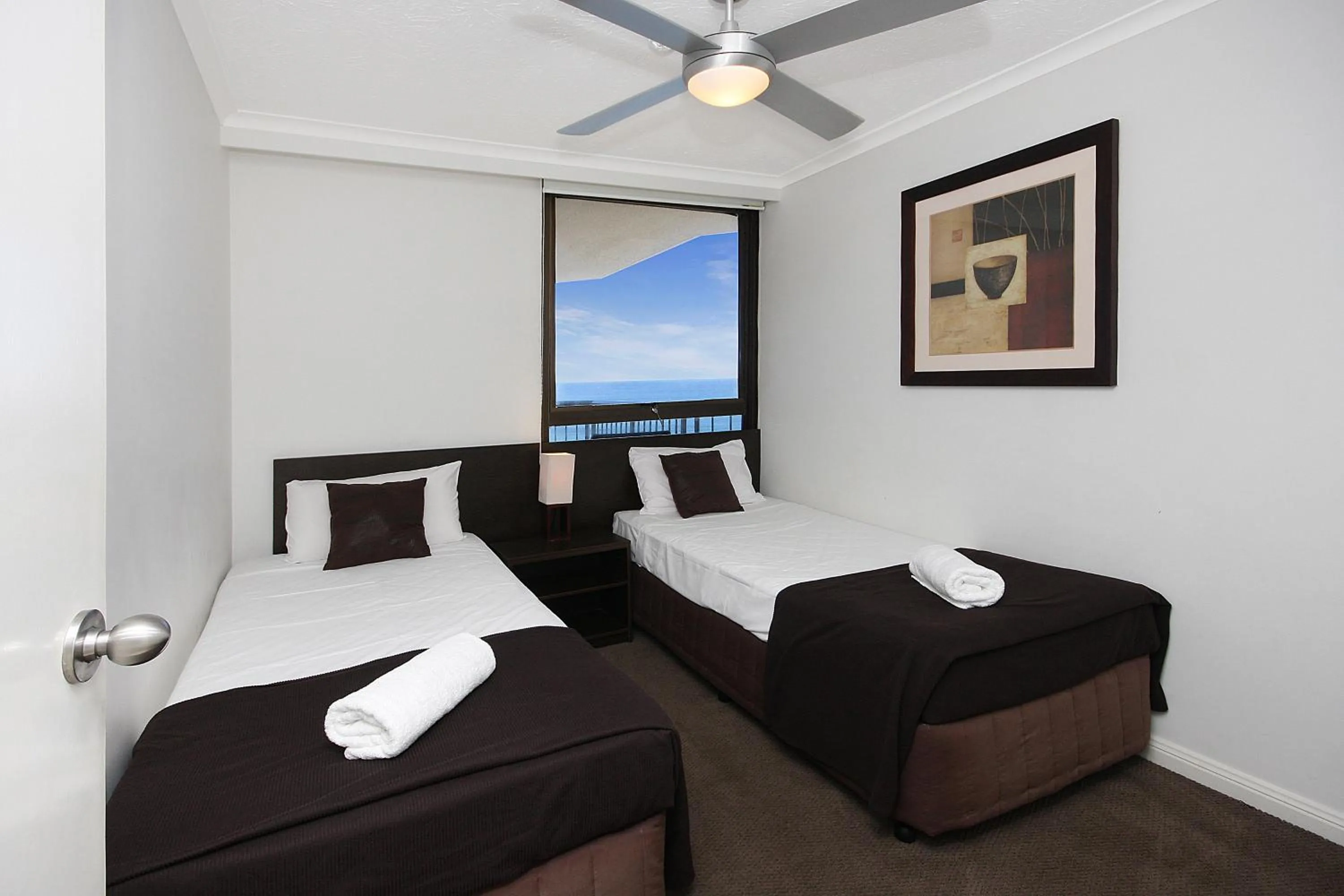 Bedroom, Bed in Spindrift on the Beach - Absolute Beachfront