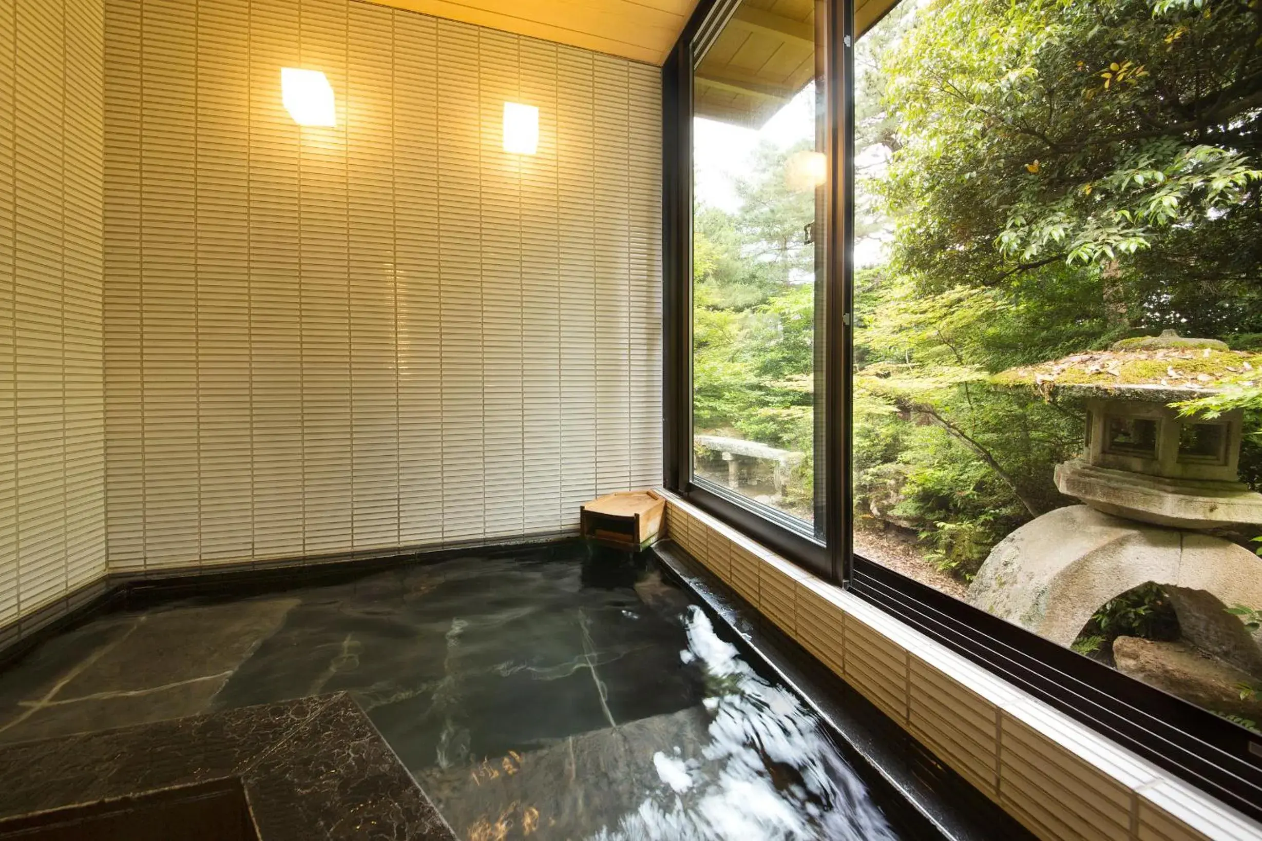 Japanese-style Western Room with Bed & Private Semi-Open-Air Hot Spring Bath - single occupancy - Momoyamaan Wabisuke in Matsusaki Japanese-style Western Room with Bed & Private Semi-Open-Air Hot Spring Bath - single occupancy - Momoyamaan Wabisuke in Matsusaki