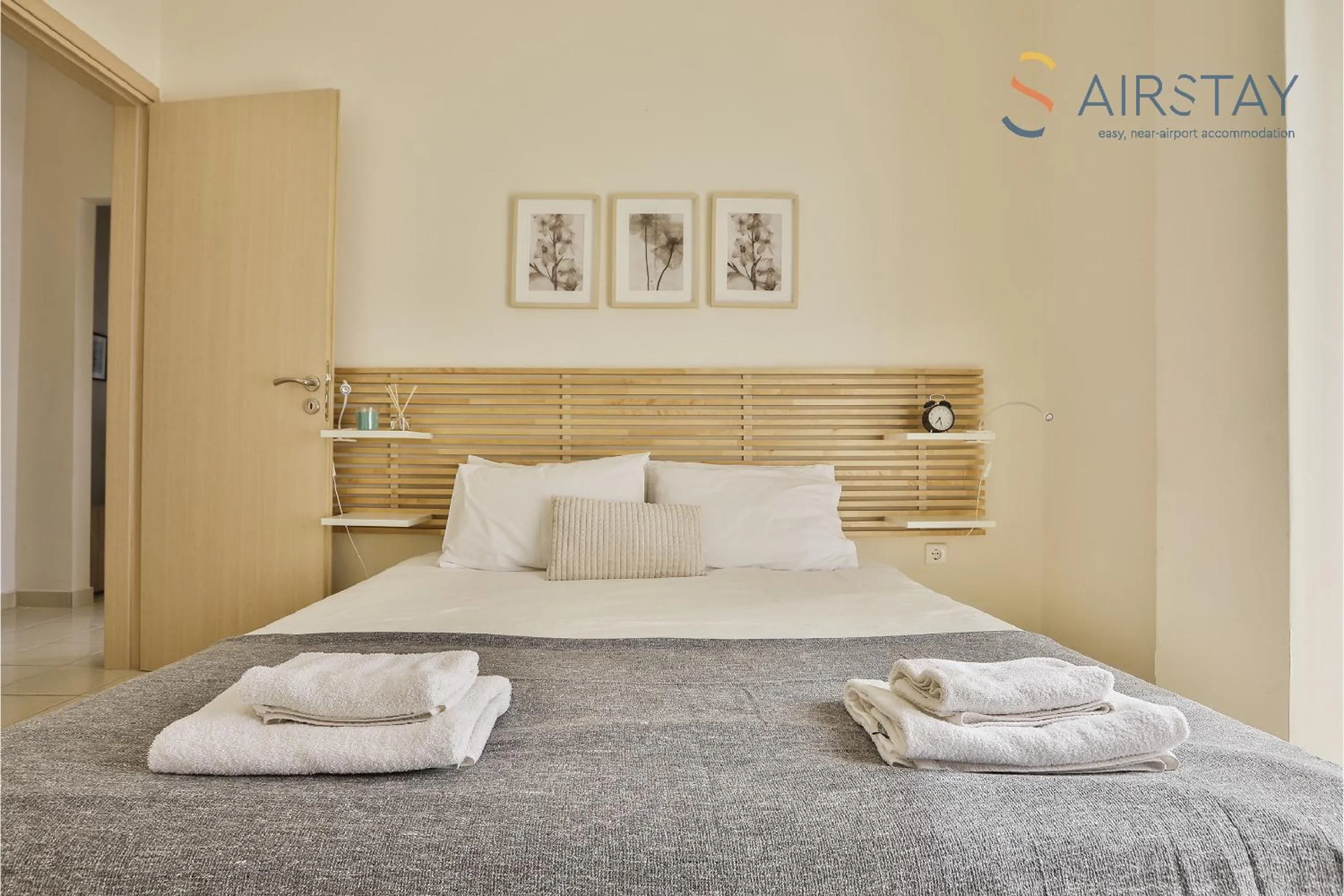 Bed in Nautilus Apartments Airport by Airstay