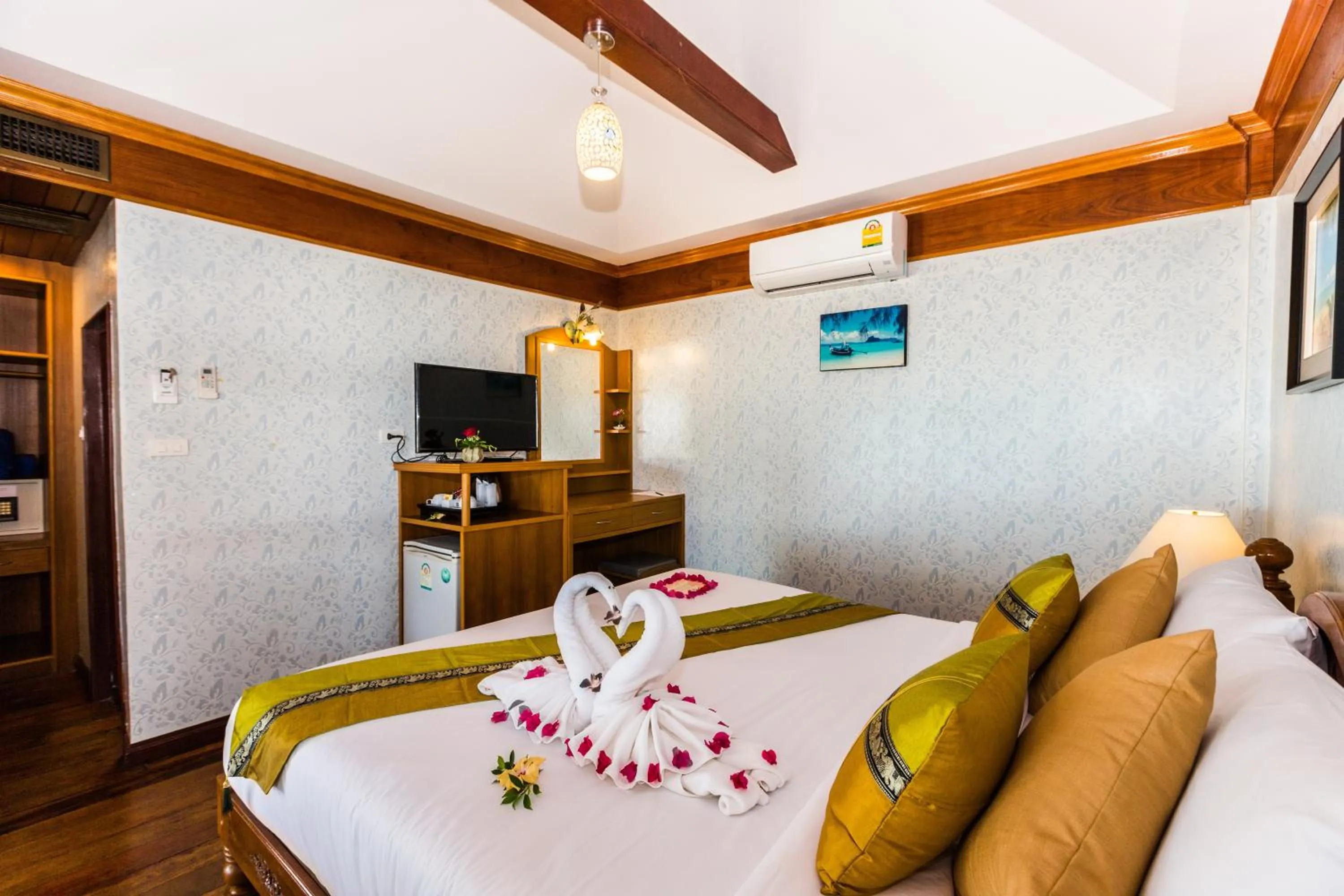 Bedroom, Bed in Lamai Coconut Beach Resort