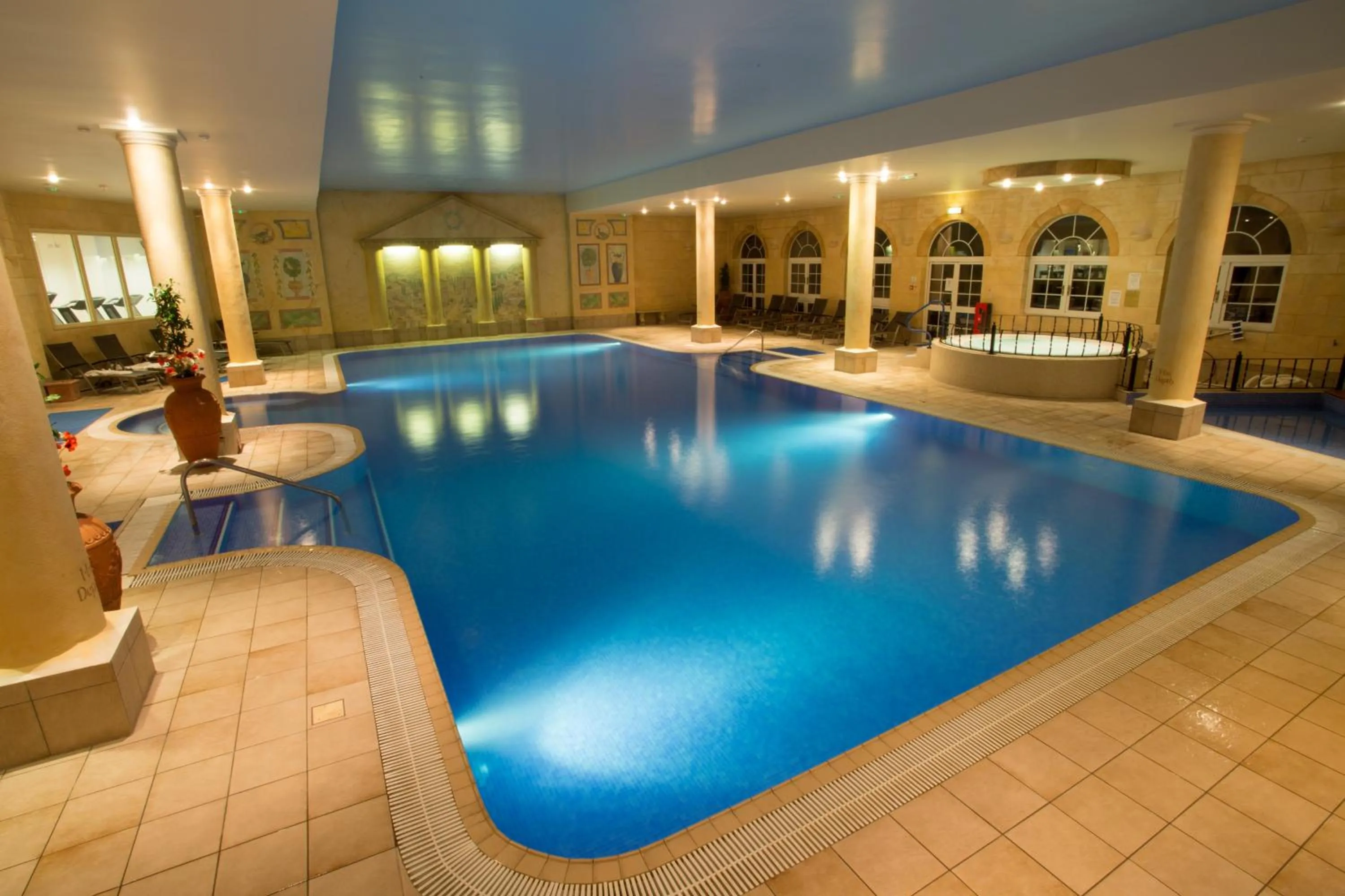Swimming pool in Sketchley Grange Hotel & Spa