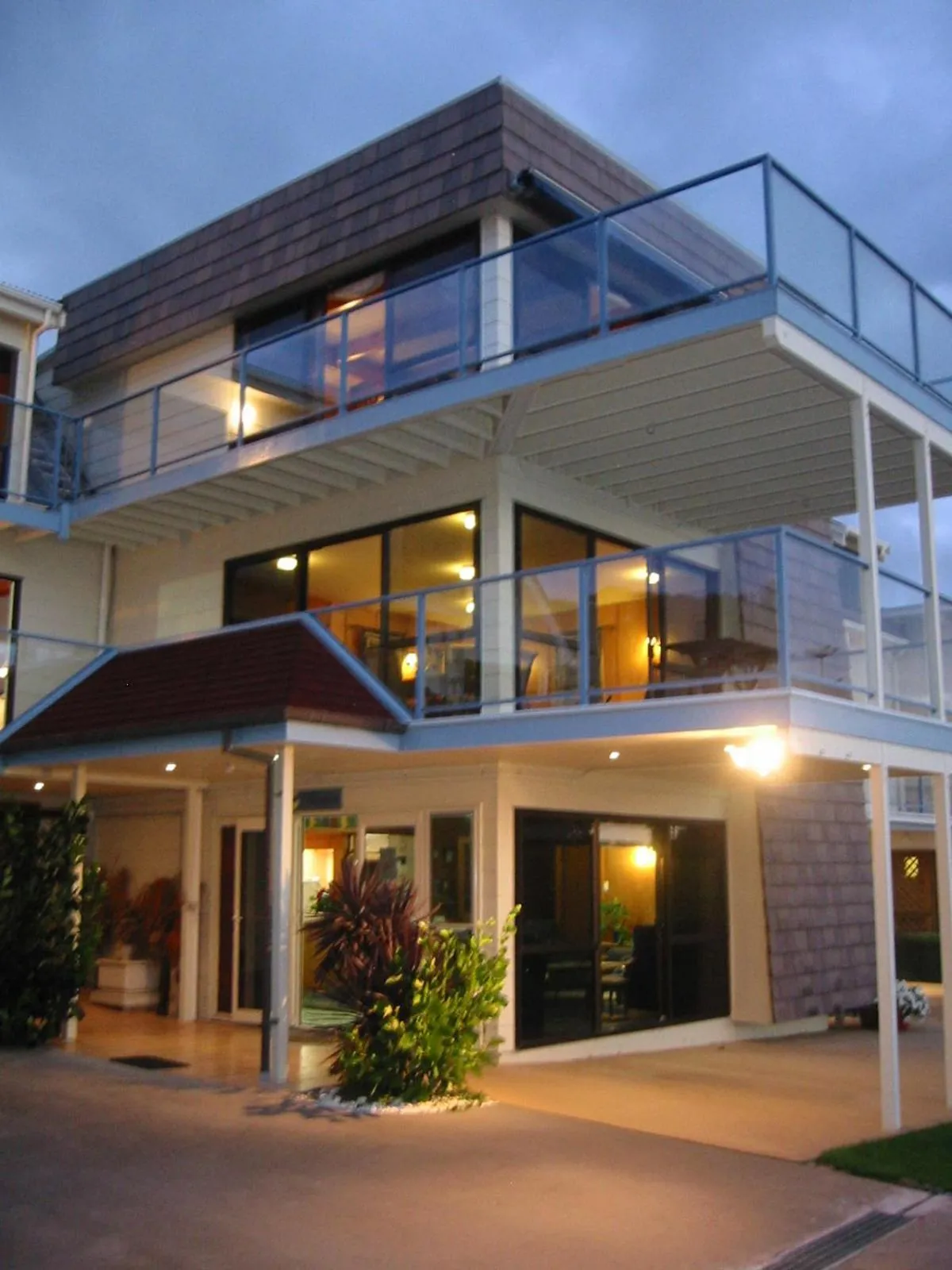 Facade/entrance in By the Bay Beachfront Apartments