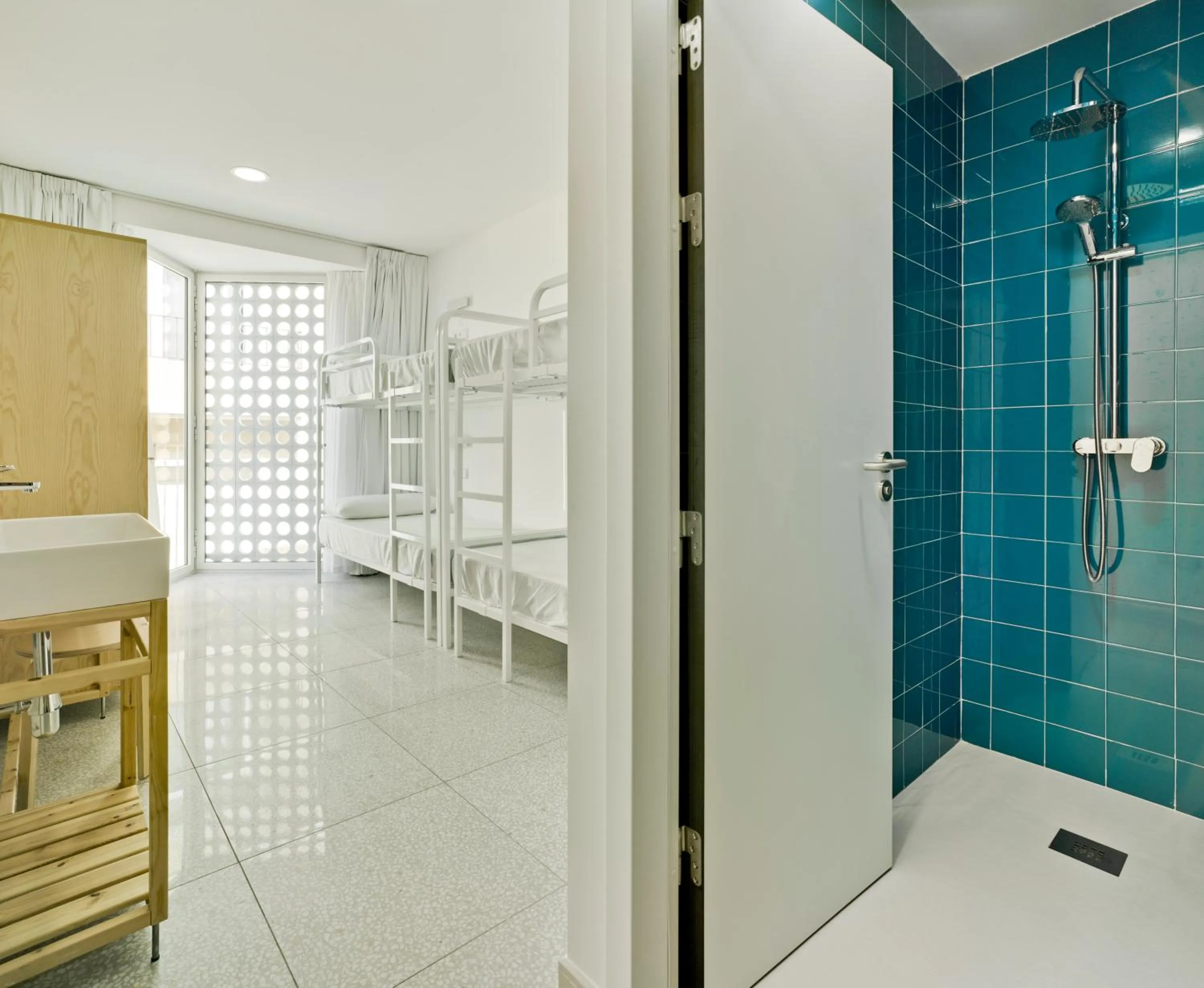 Shower in Loop INN Hostel Cartagena