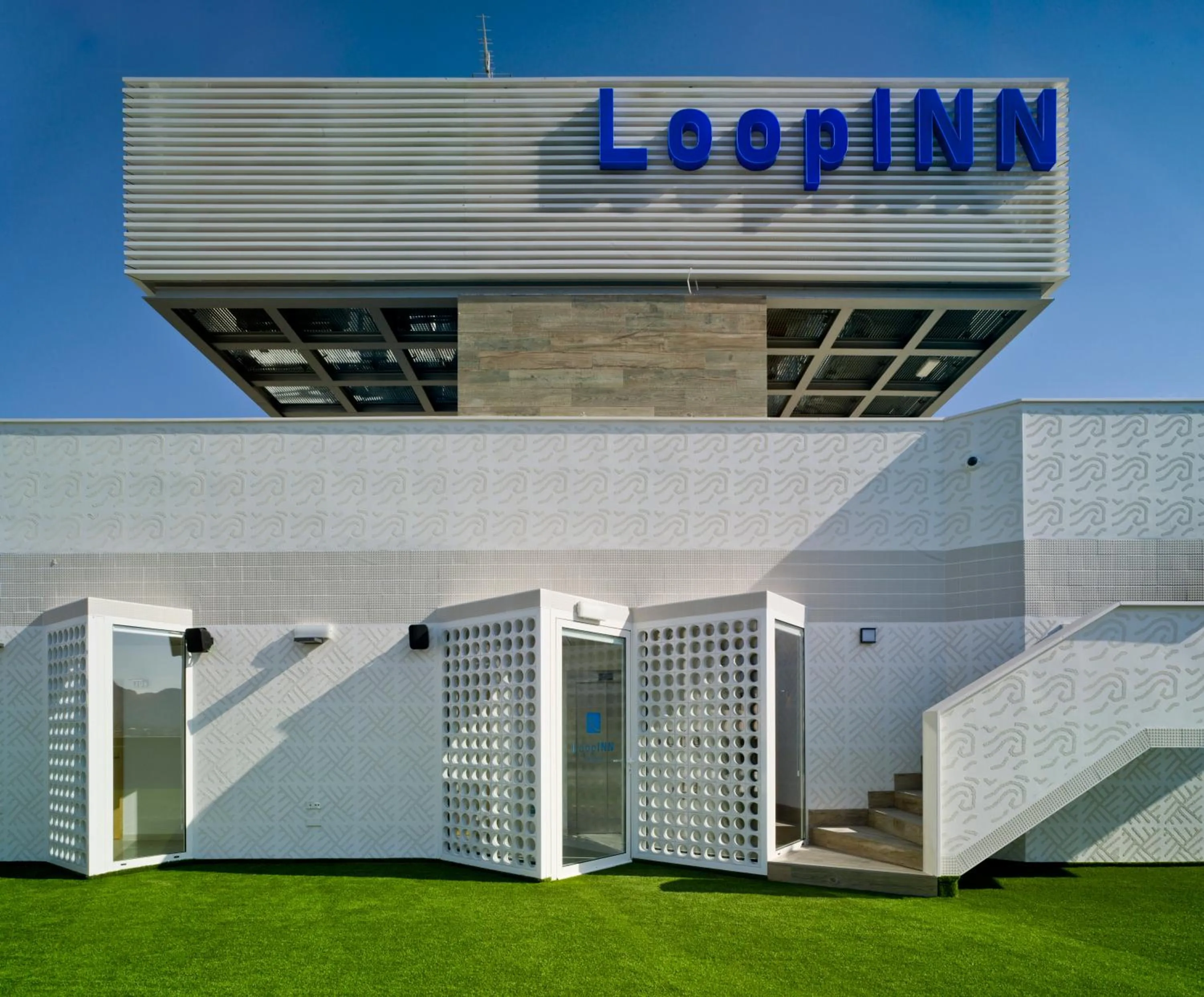 Property building in Loop INN Hostel Cartagena